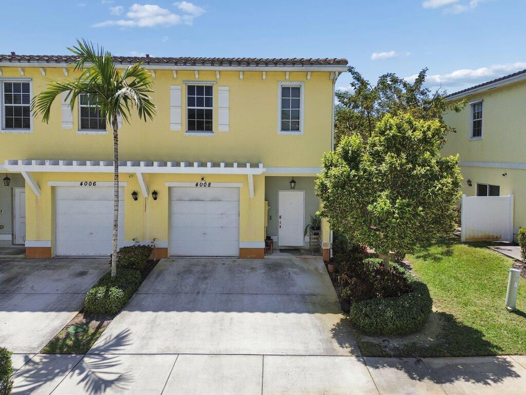 3BR – Townhouse at 4008 NW 11th Drive