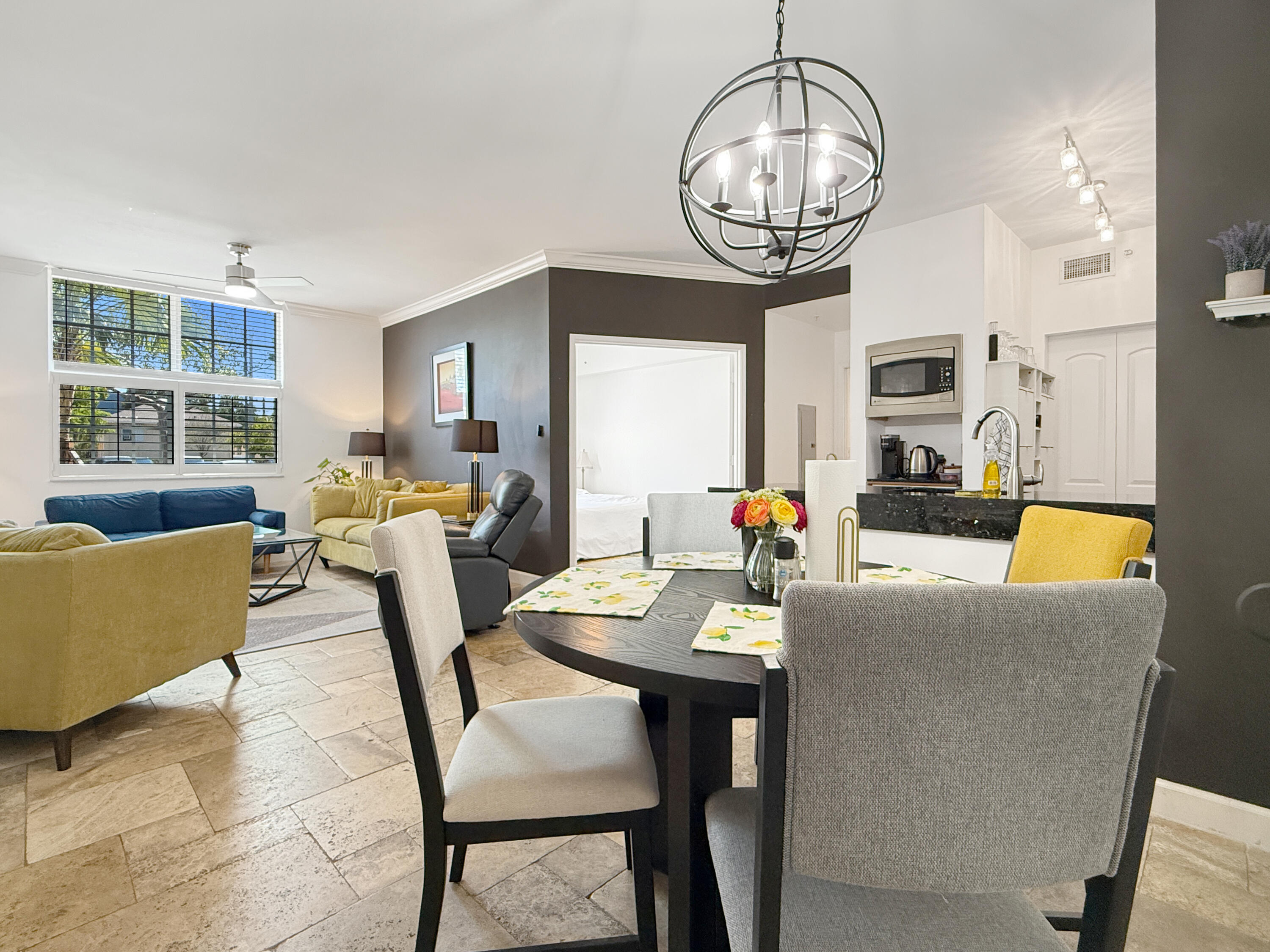3BR – Condominium at 1900 Van Buren Street #118b
