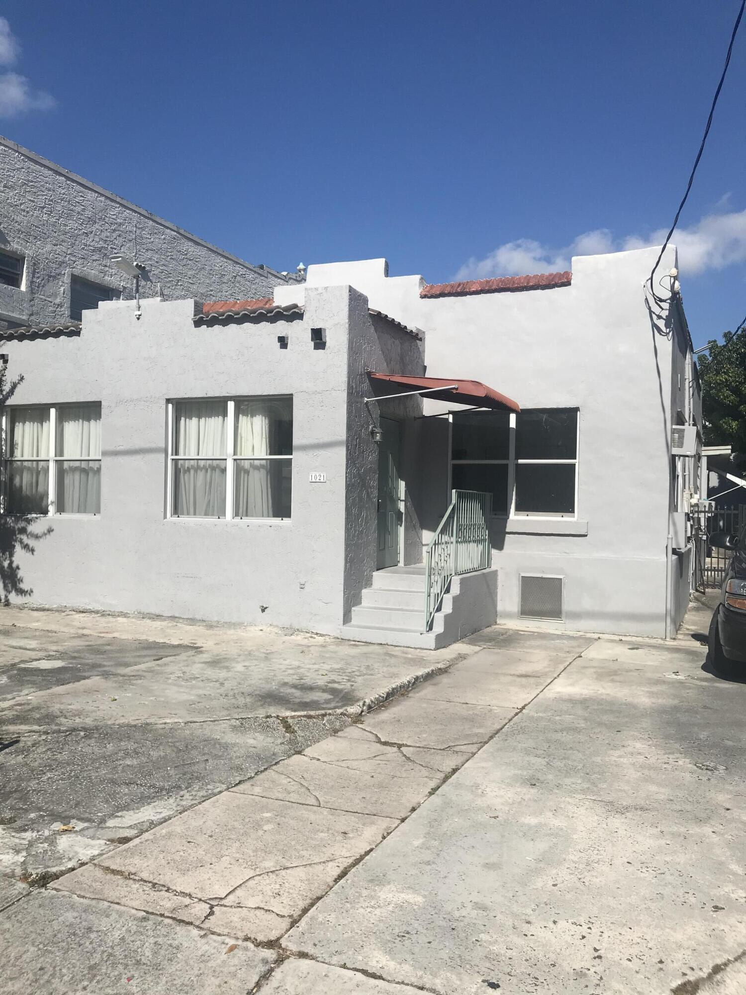2BR – Apartment at 1021 SW 5th Street #2
