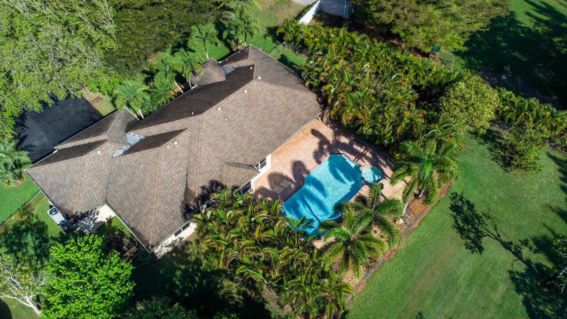 4BR – SingleFamilyResidence at 5330 SW 199 Avenue