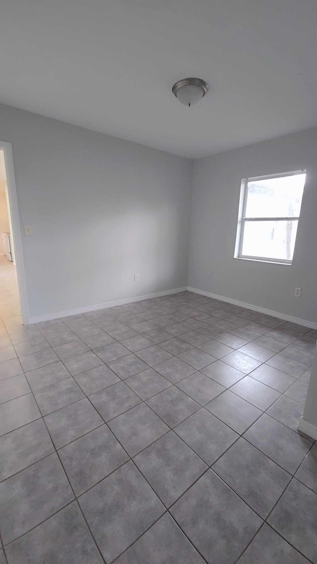 1BR – Apartment at 621 NW 5th Avenue #Unit 4
