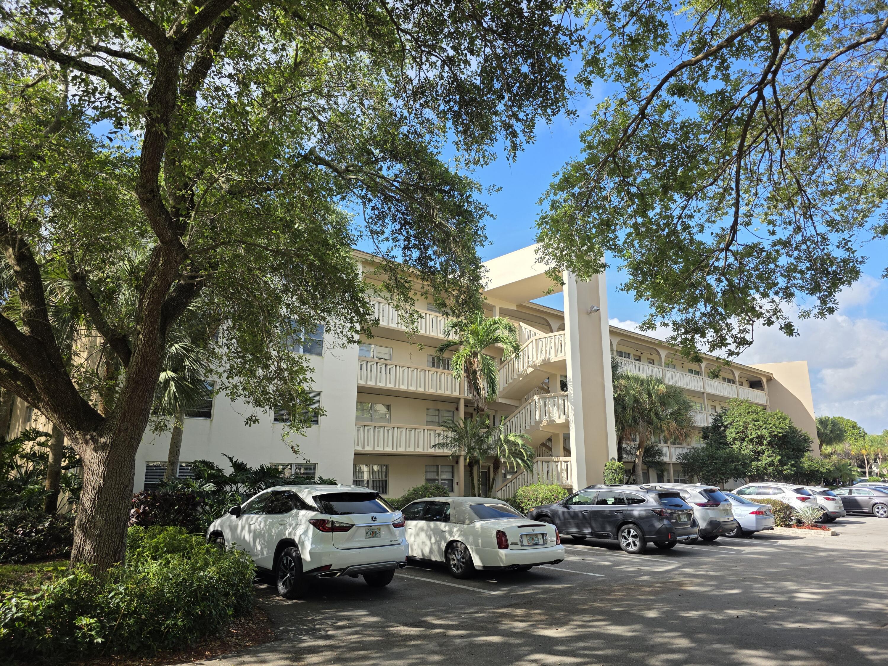1BR – Condominium at 2301 Lucaya Lane #E3