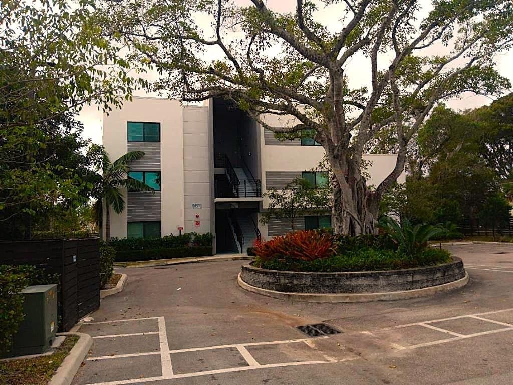 1BR – Apartment at 3050 NW 68th Street #Unit 1302