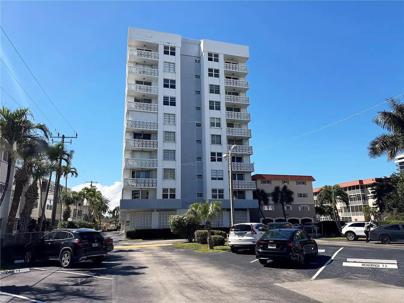 1BR – Condominium at 3113 S Ocean Drive #504