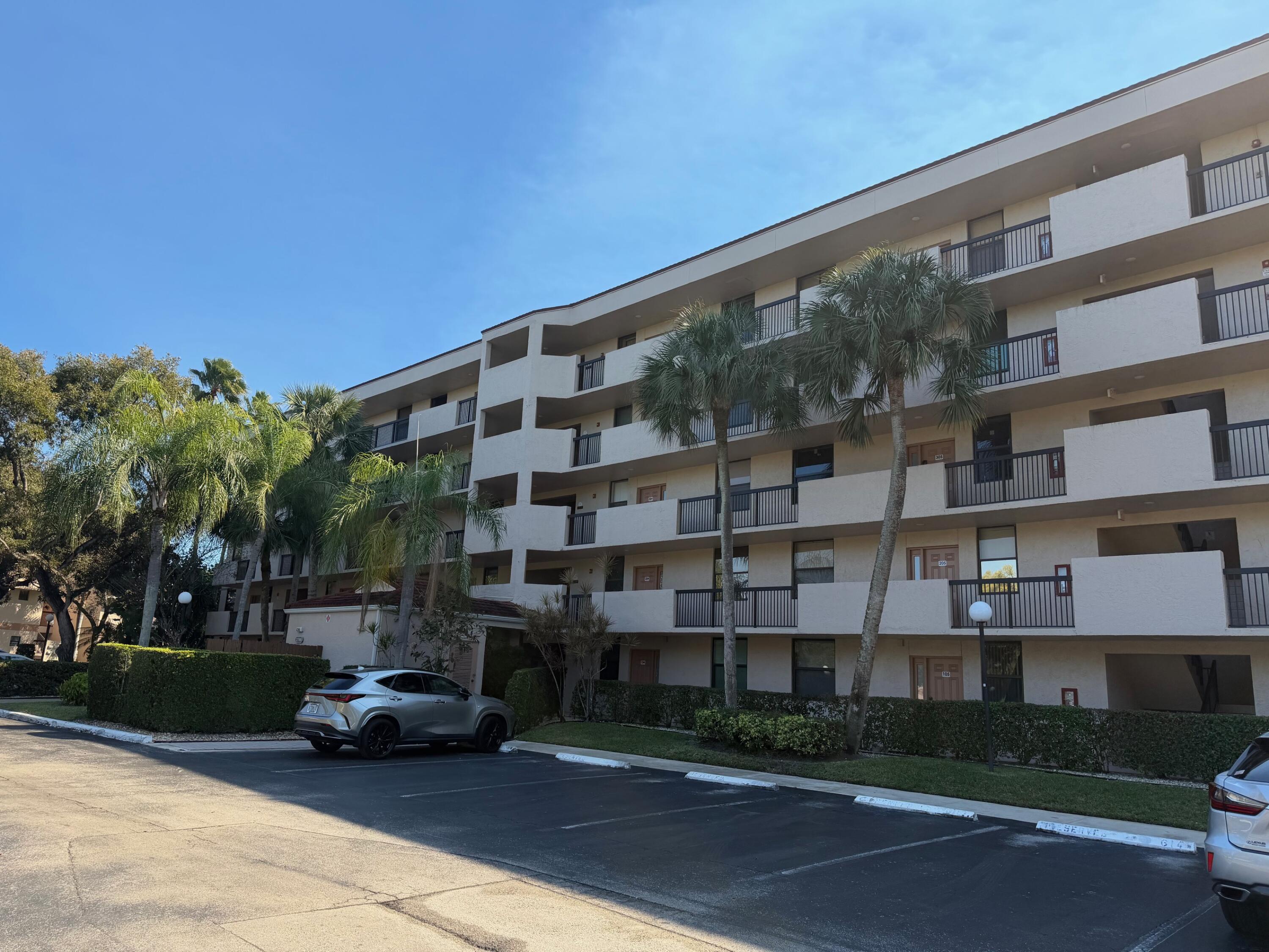 2BR – Condominium at 2766 S Carambola Cir Circle S #504