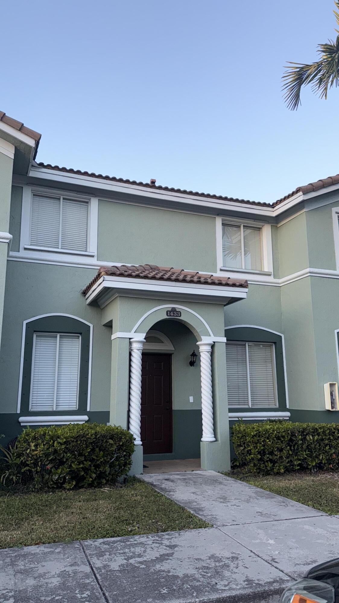 3BR – Townhouse at 1433 SE 24th Court #261