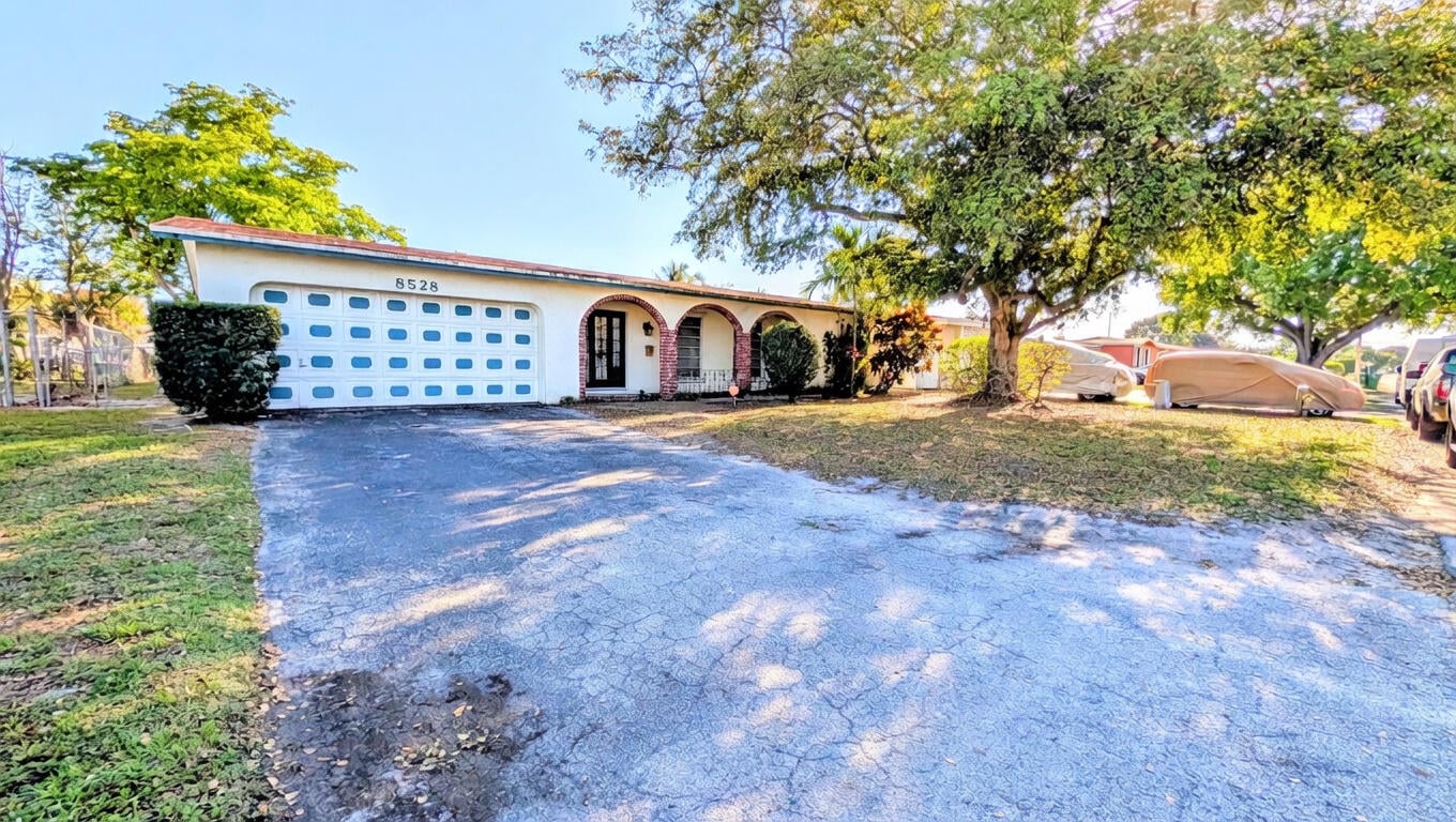 4BR – SingleFamilyResidence at 8528 Windsor Drive