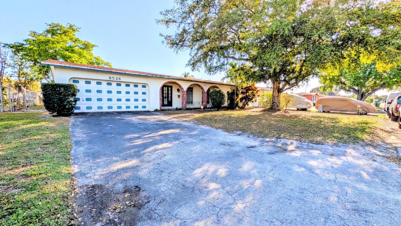 4BR – SingleFamilyResidence at 8528 Windsor Drive