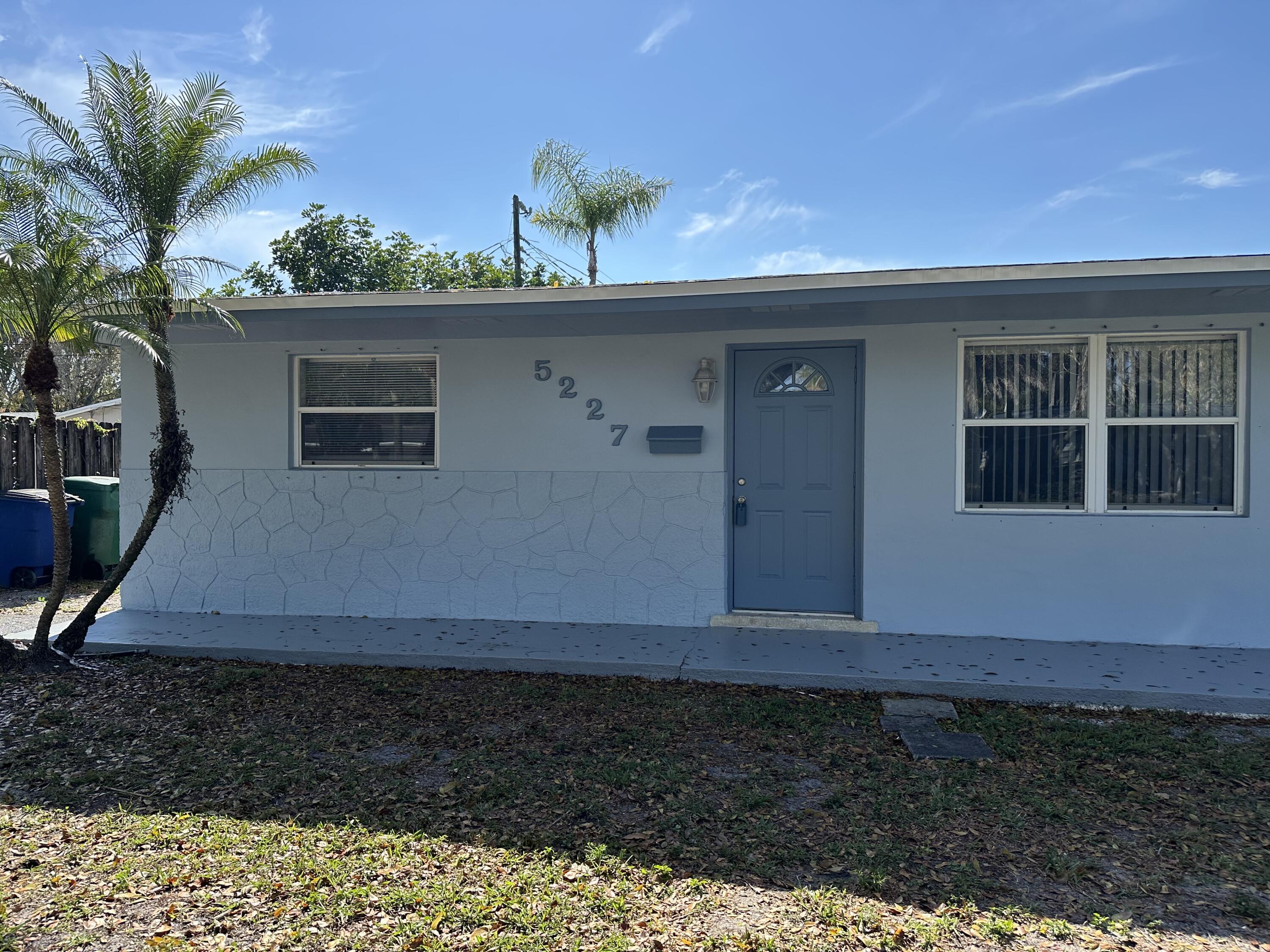 2BR – SingleFamilyResidence at 5227 SW 94th Avenue