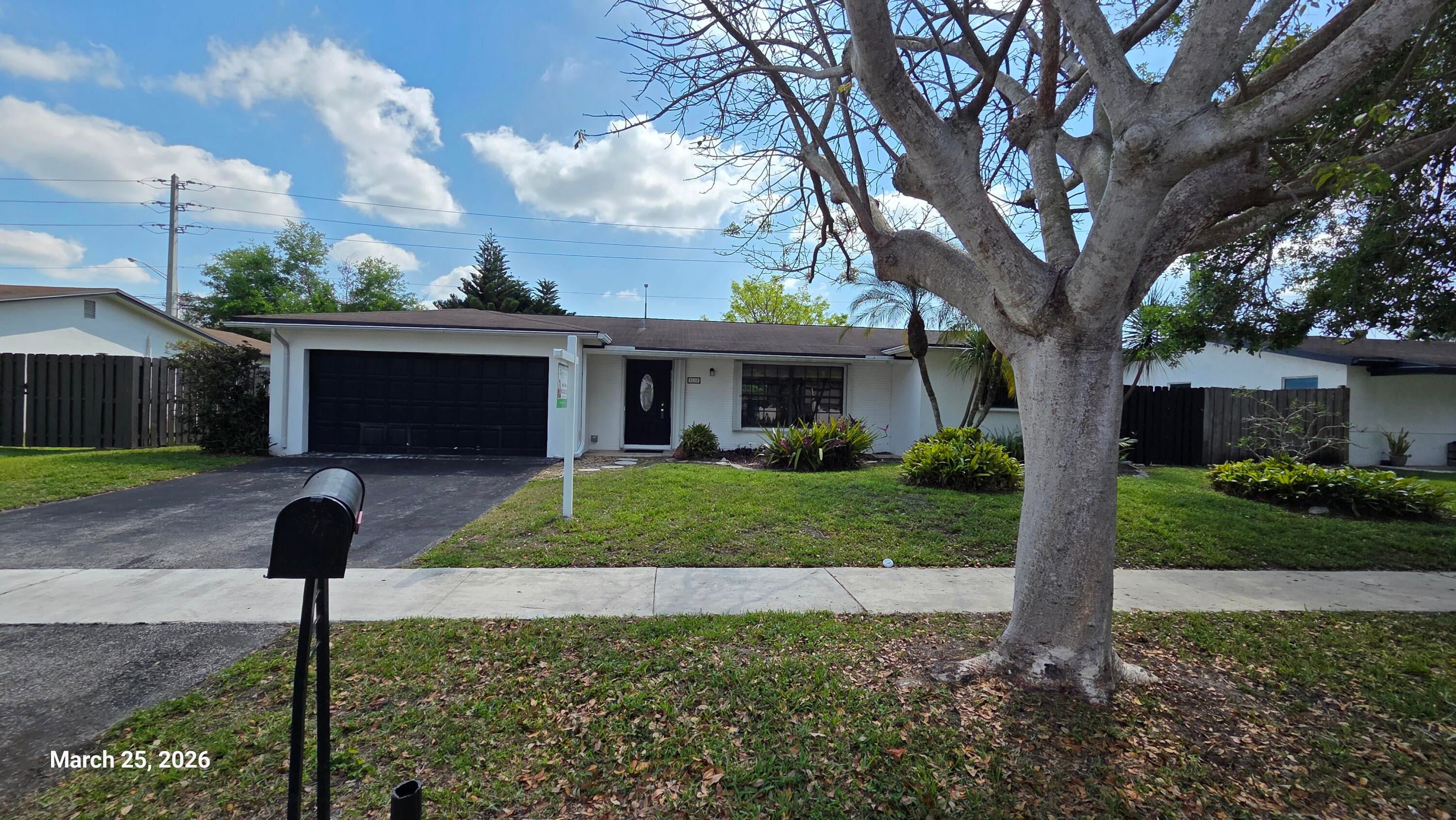 4BR – SingleFamilyResidence at 5110 SW 101st Avenue