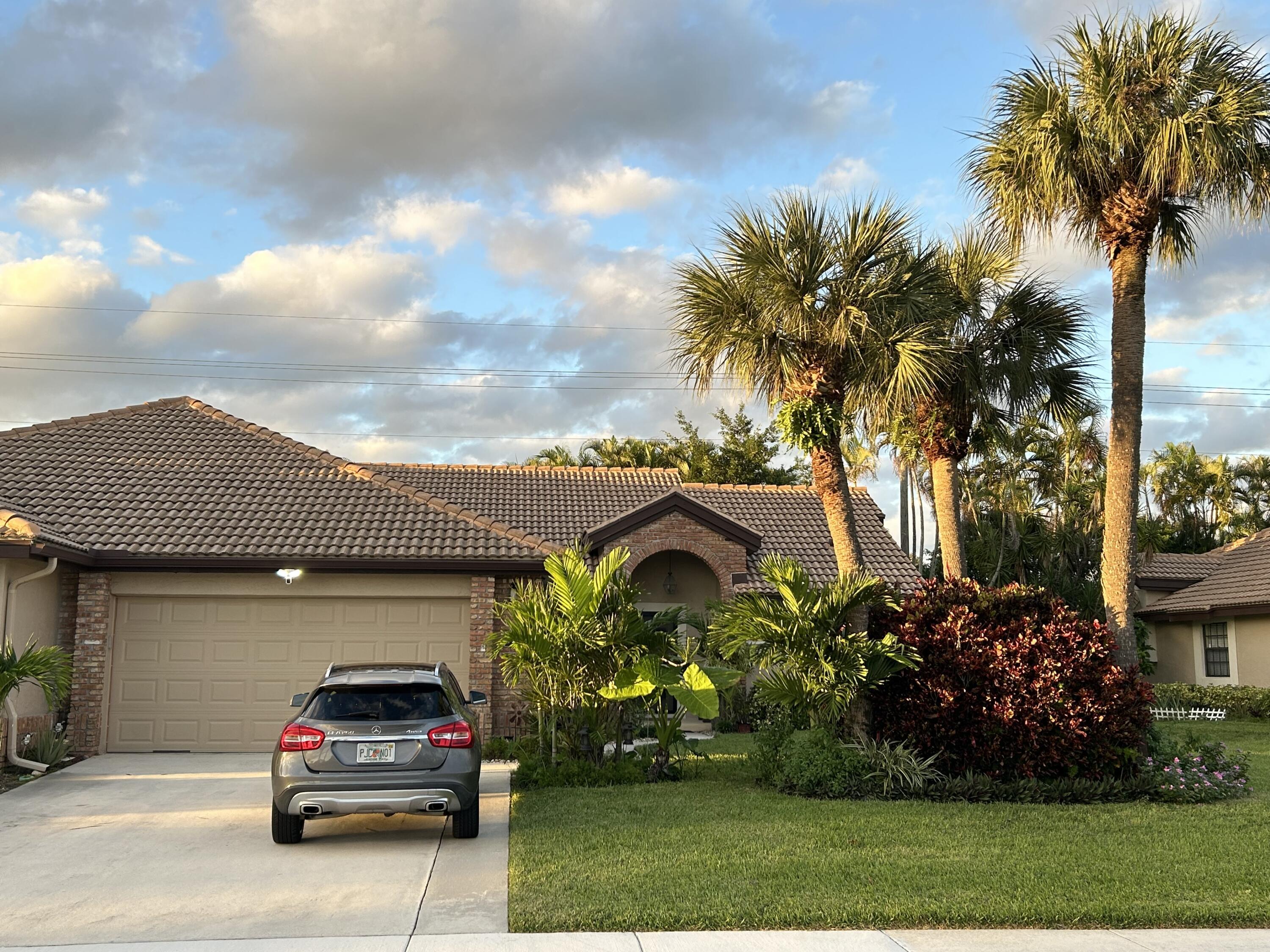 2BR – RES at 7207 Le Chalet Boulevard