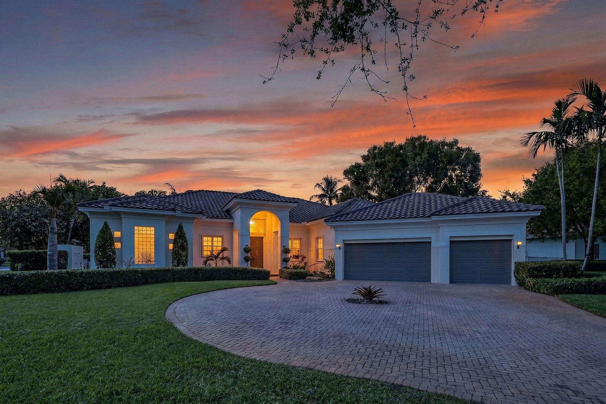 5BR – SingleFamilyResidence at 15554 SW 16th Street