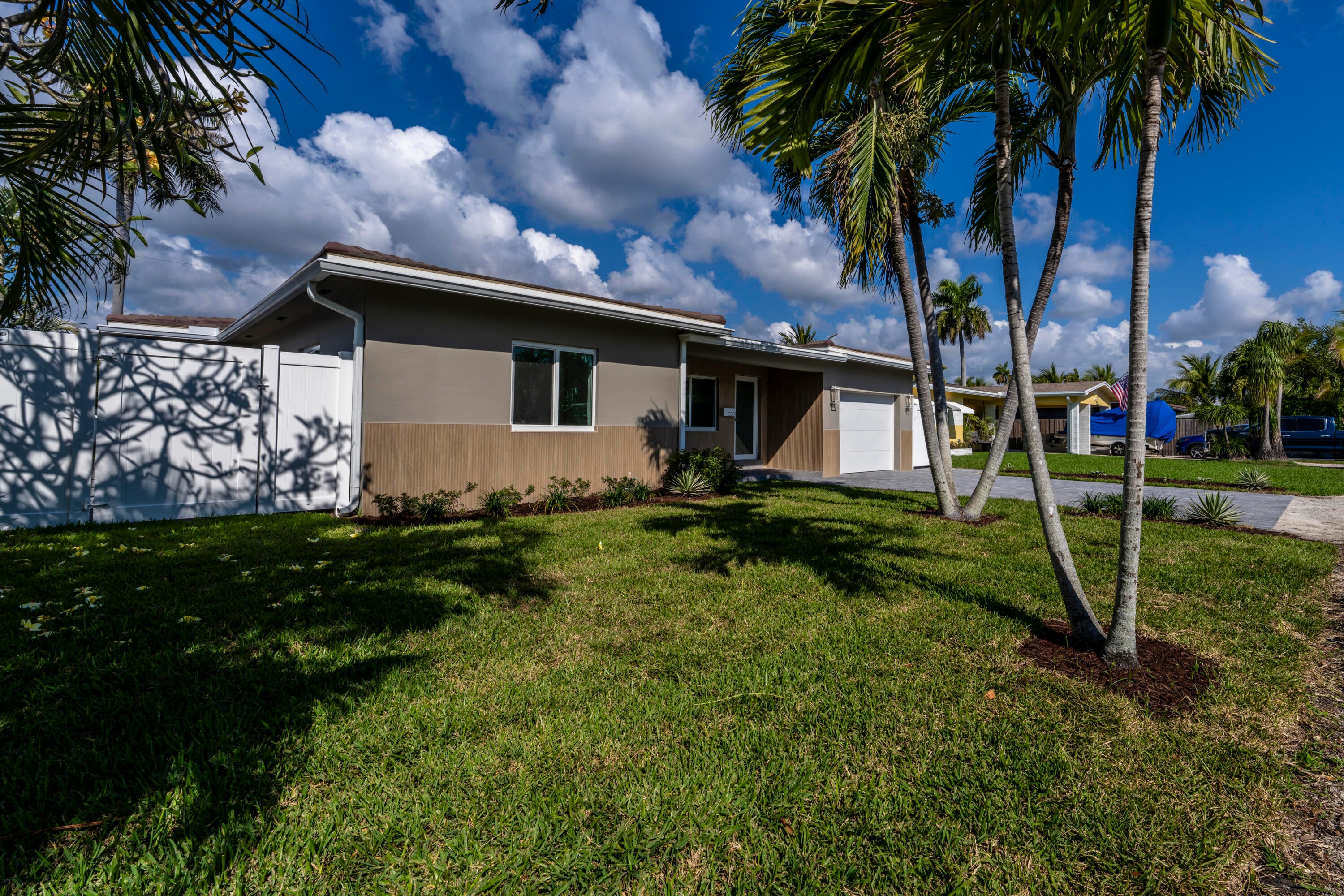 2BR – SingleFamilyResidence at 2001 NE 17th Way