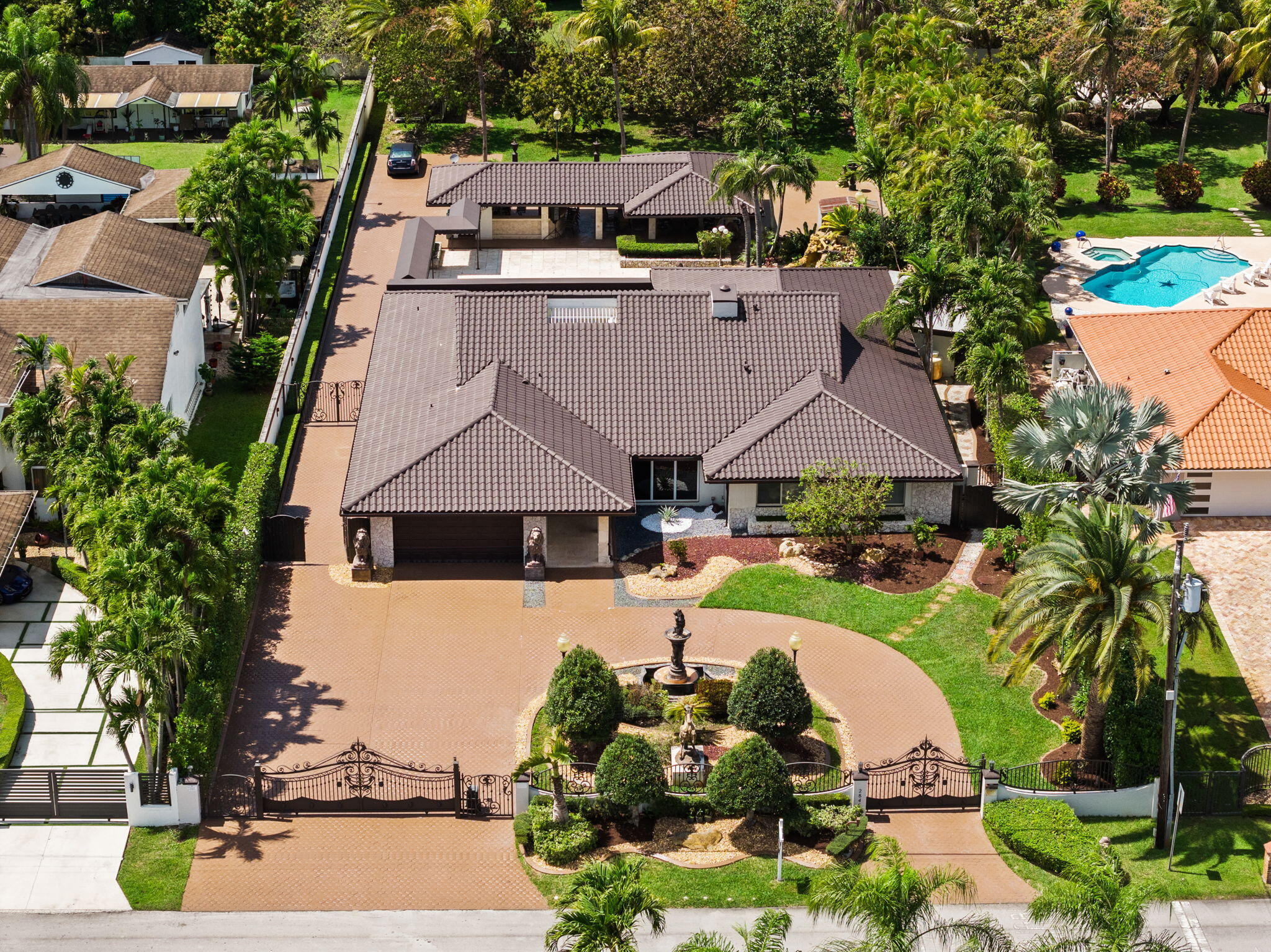 6BR – SingleFamilyResidence at 2840 SW 128th Avenue