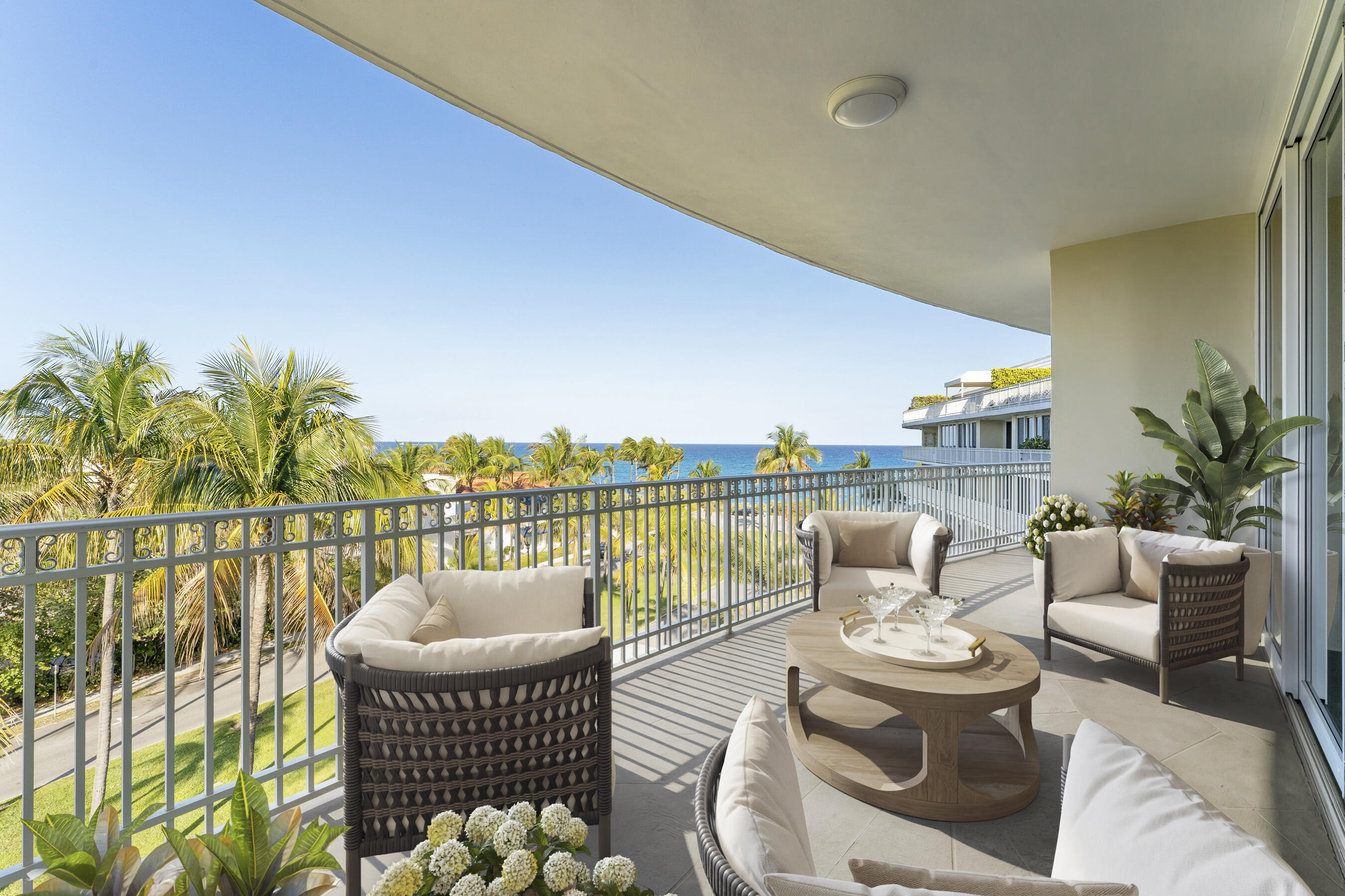 3BR – Condominium at 100 Royal Palm Way #G5