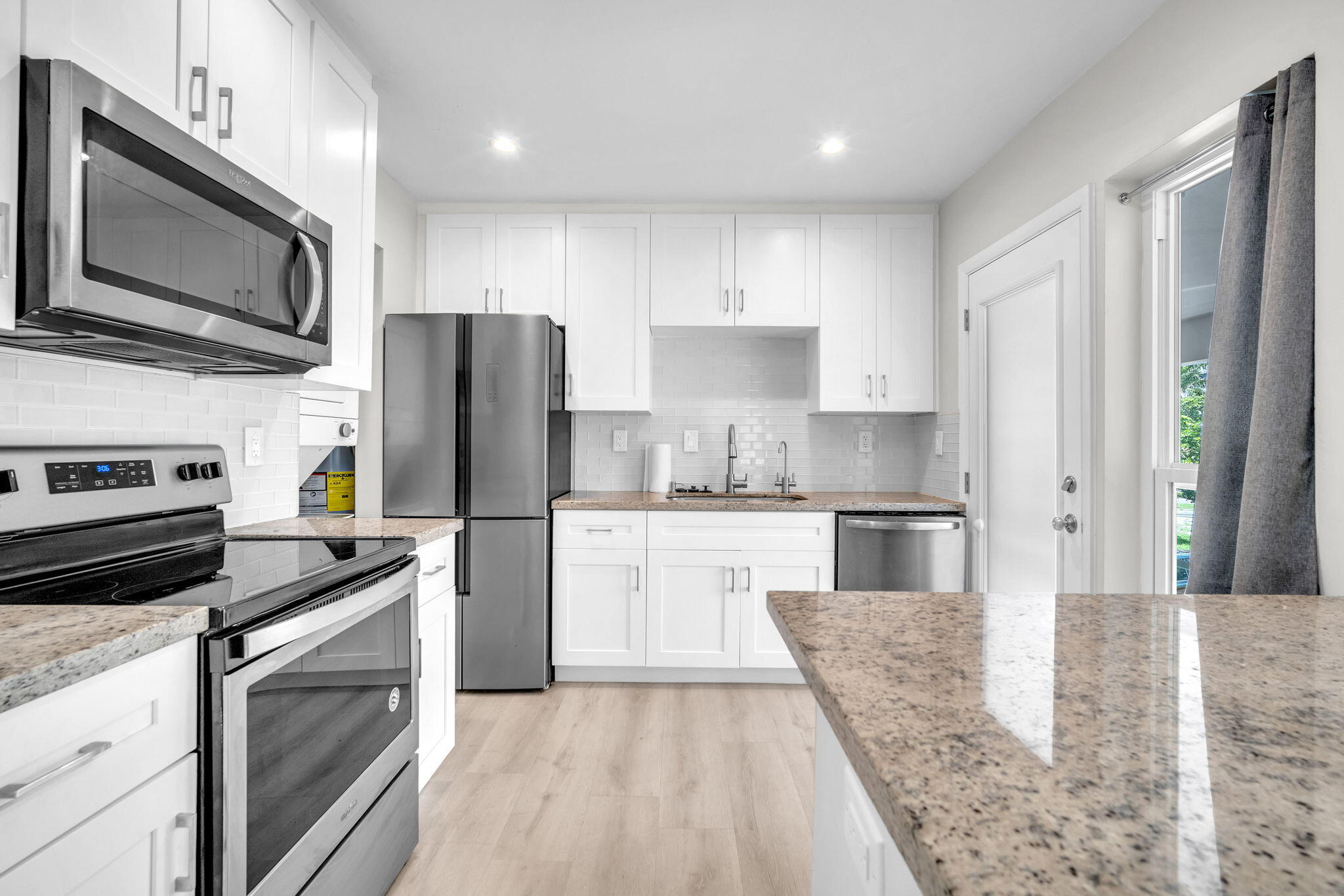 2BR – Apartment at 3213 Colony Club Road #4-e