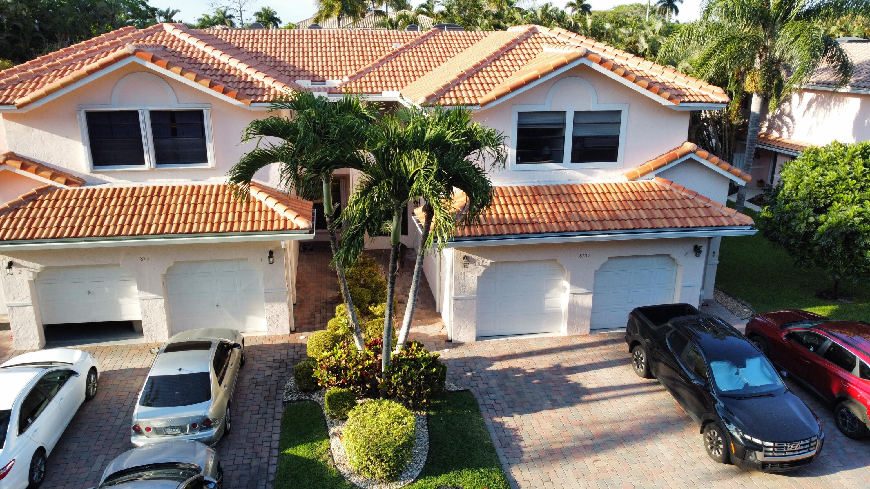 3BR – Townhouse at 8705 Vía Giula #4