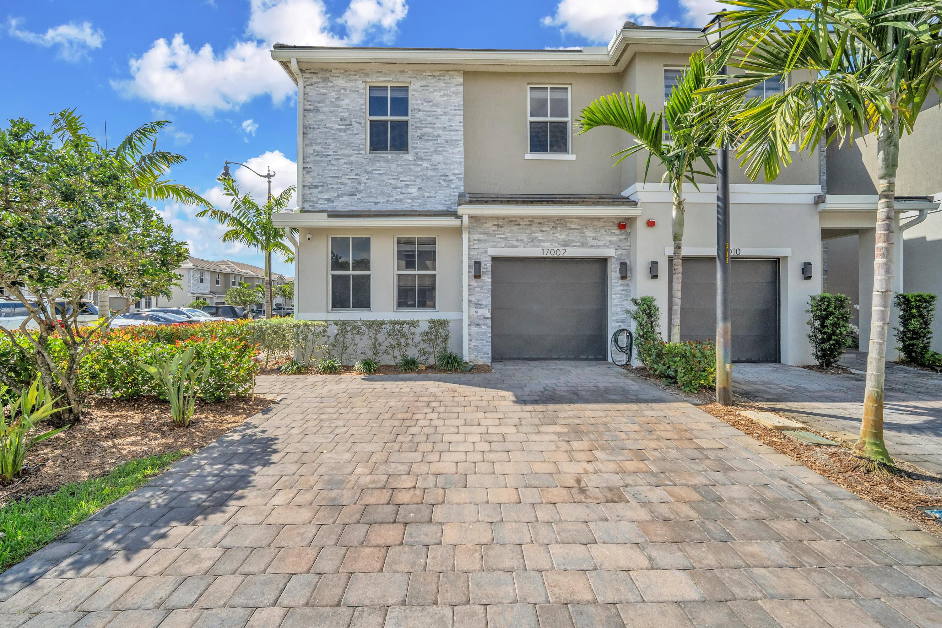 4BR – Townhouse at 17002 SW 1st Street