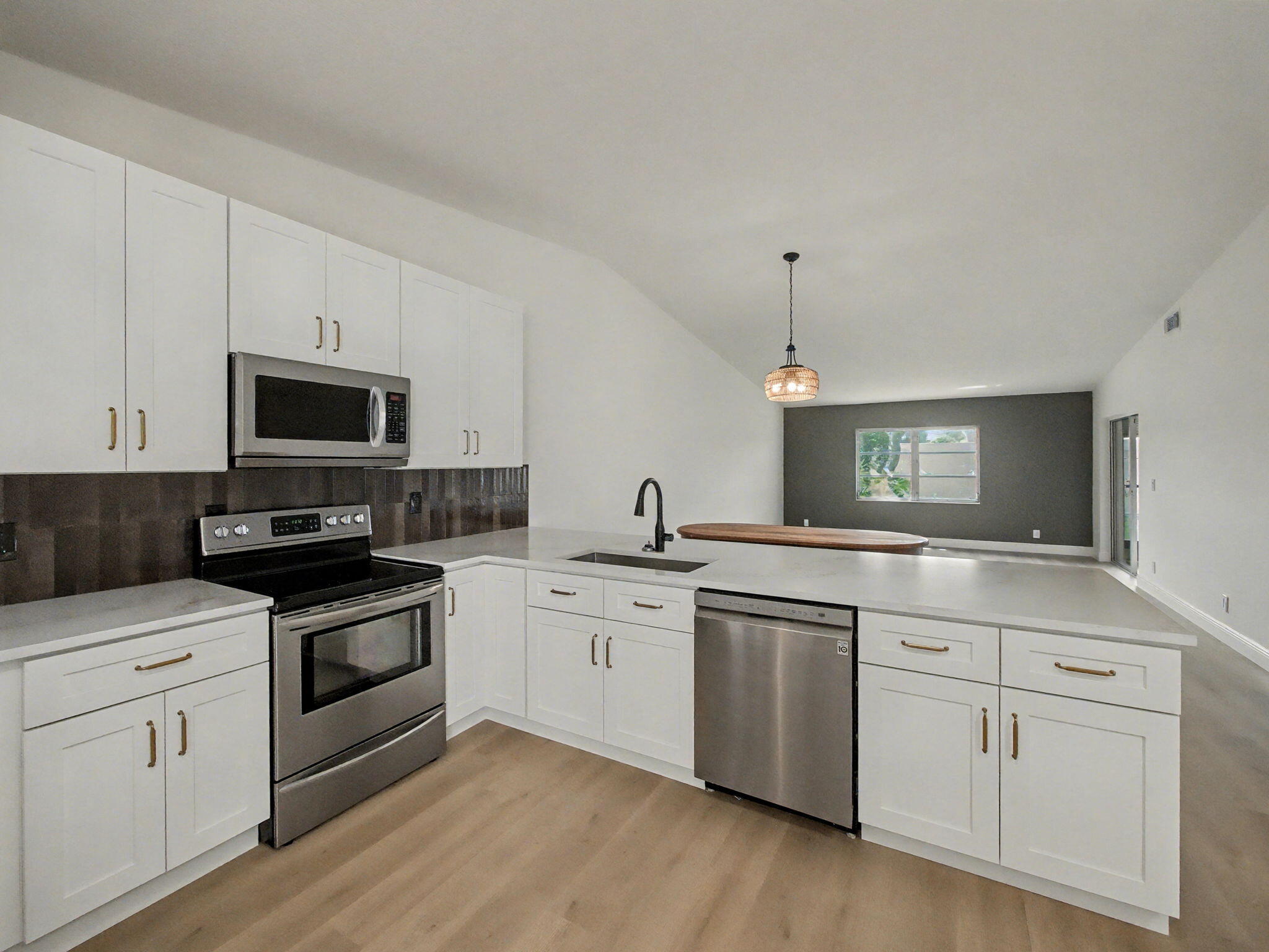 2BR – Condominium at 8324 Summerbreeze Lane