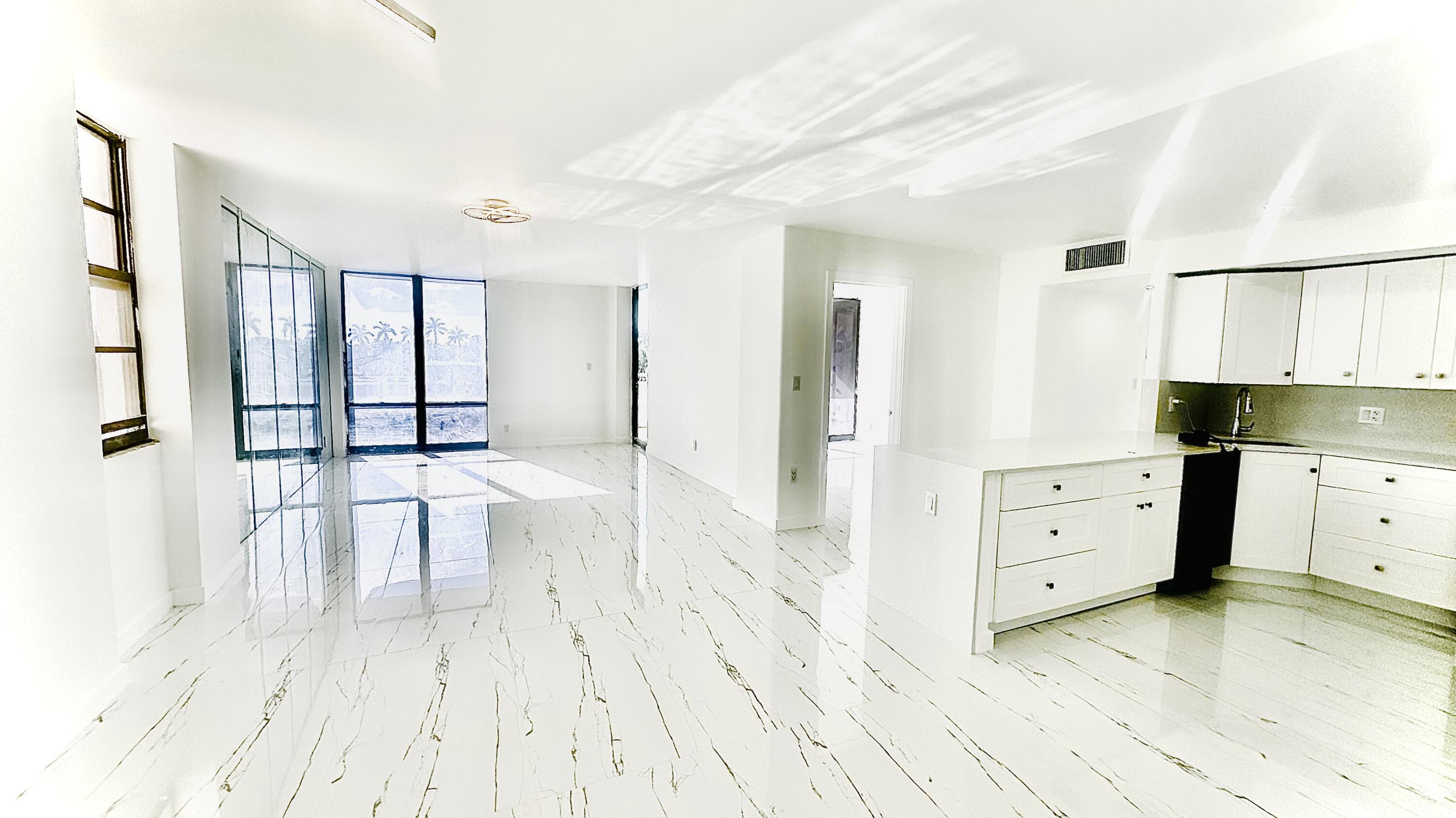 2BR – Condominium at 1600 S Ocean Drive #4a