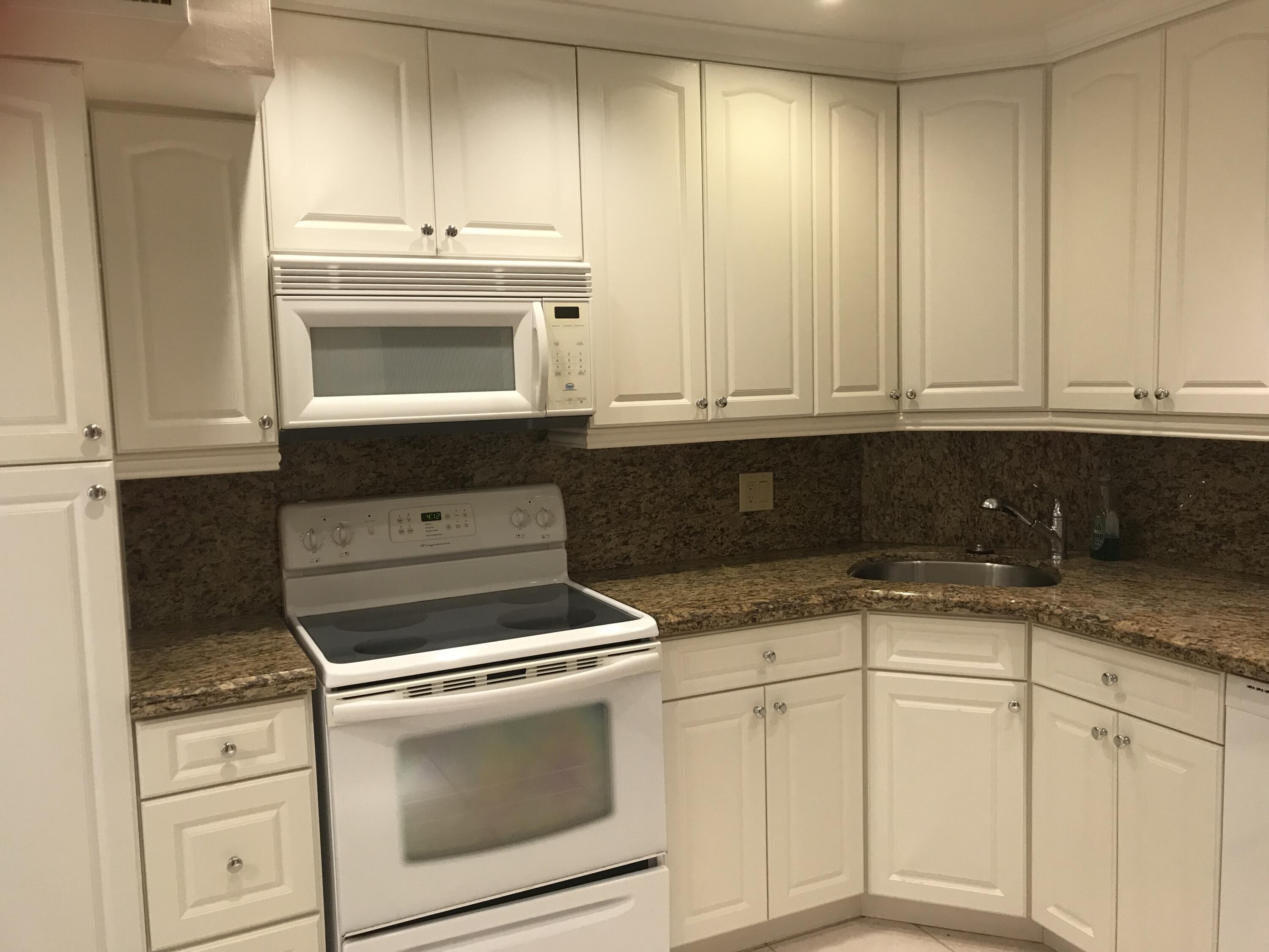 2BR – Condominium at 3300 Spanish Moss Terrace