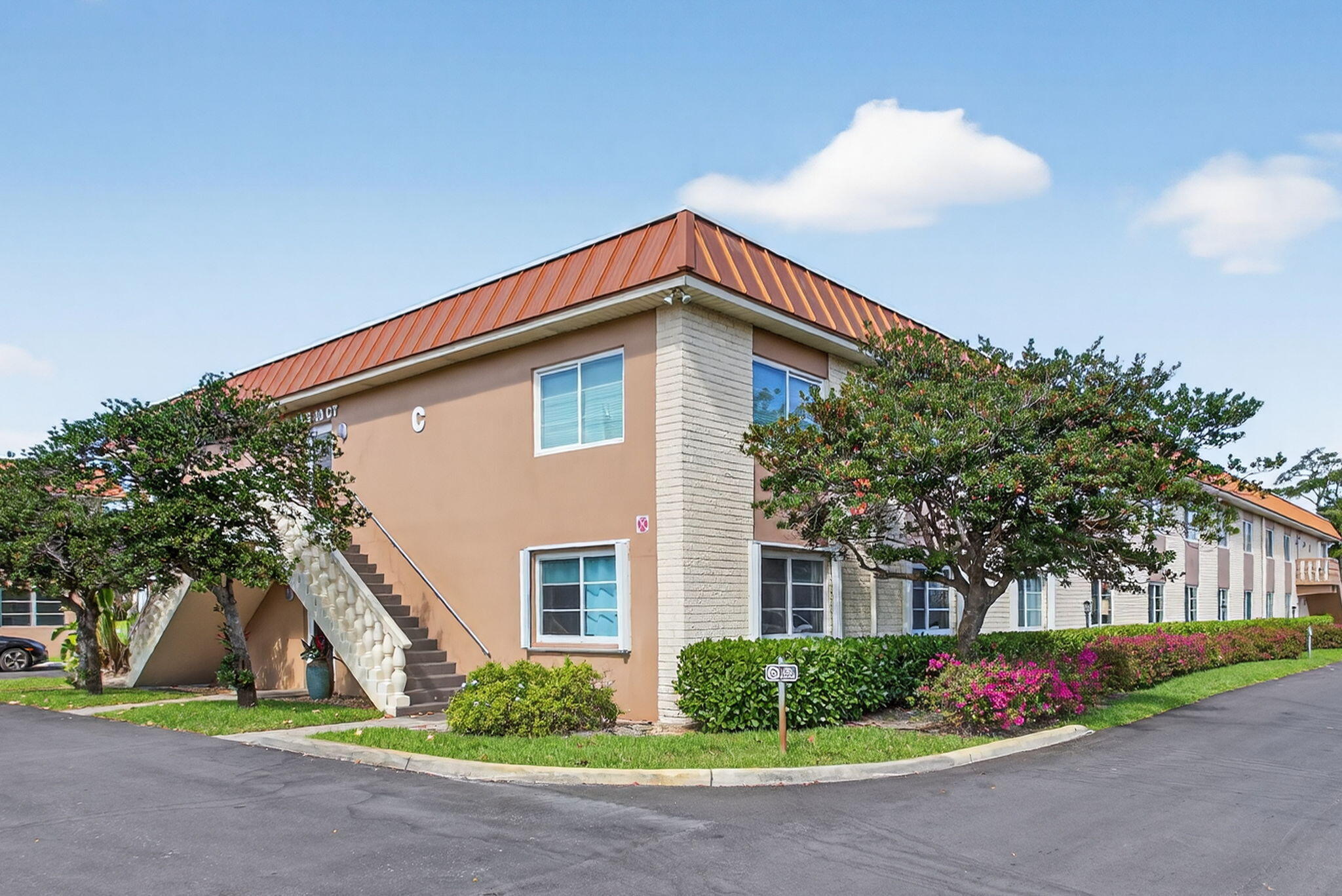 1BR – Condominium at 9 NE 19th Court #214c