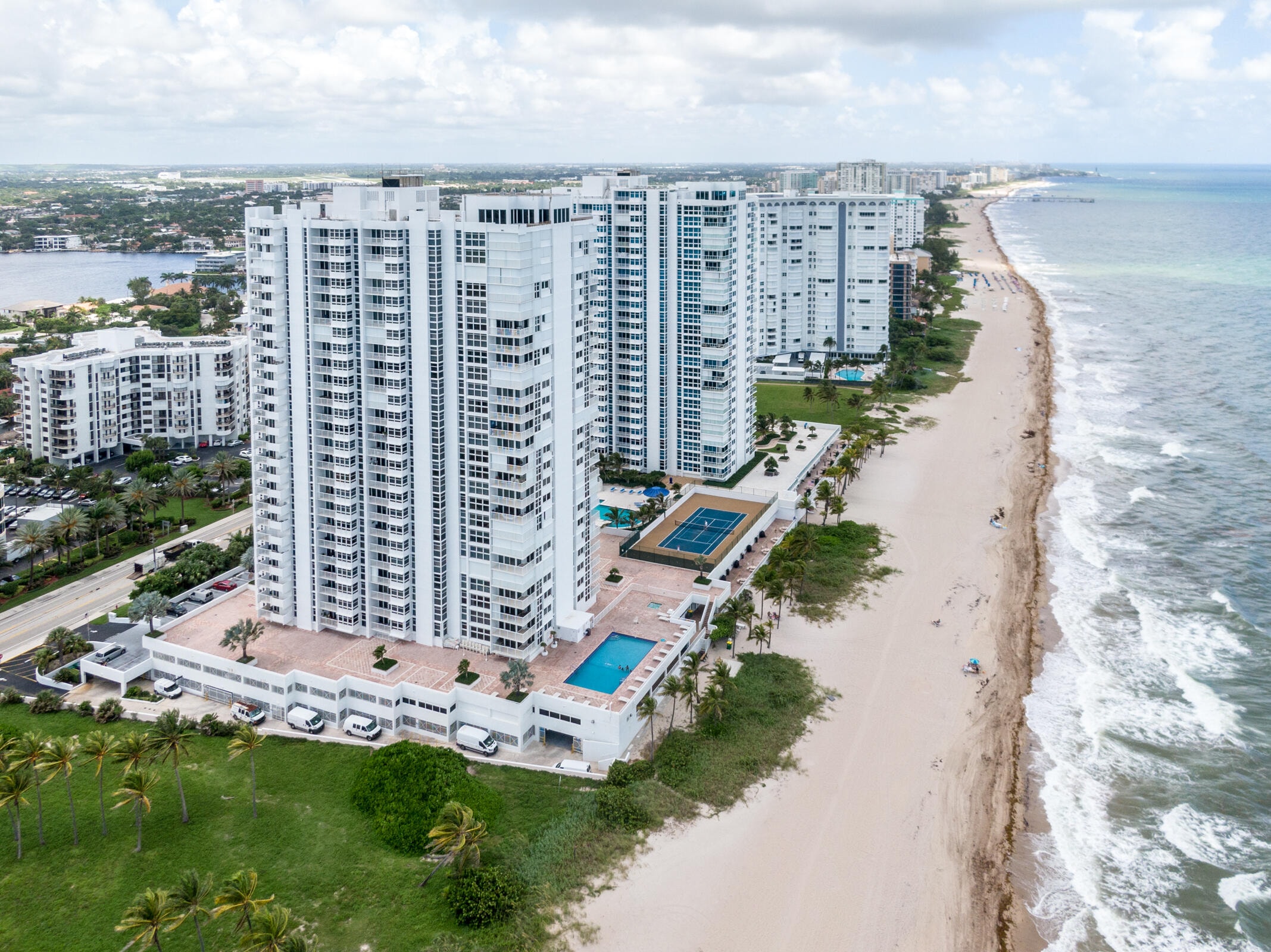 1BR – Condominium at 1370 S Ocean Boulevard #306