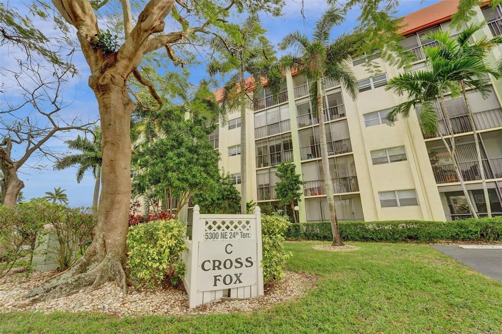 1BR – Condominium at 5300 NE 24th Terrace #218c