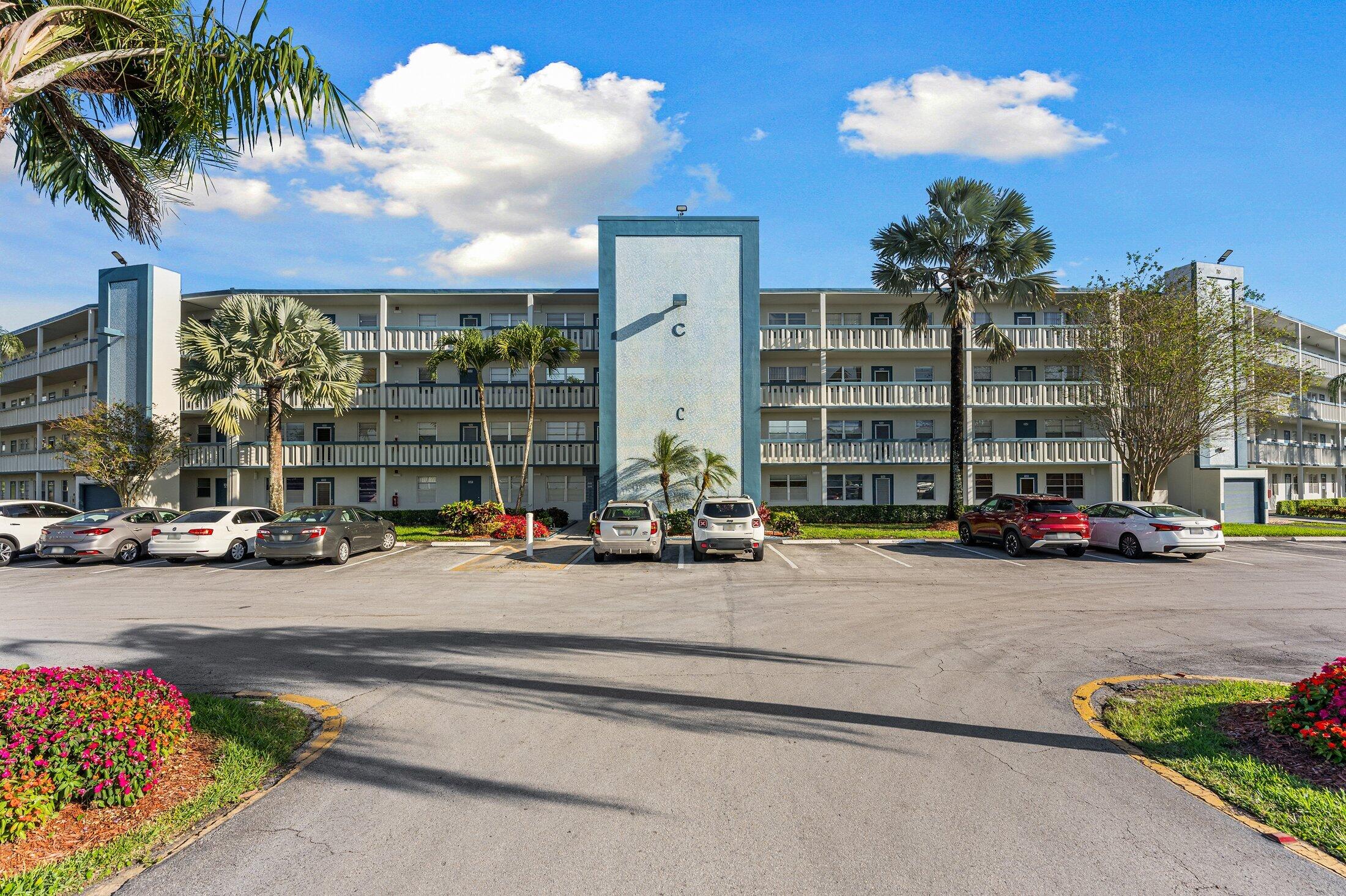 2BR – Condominium at 1047 Lincoln C