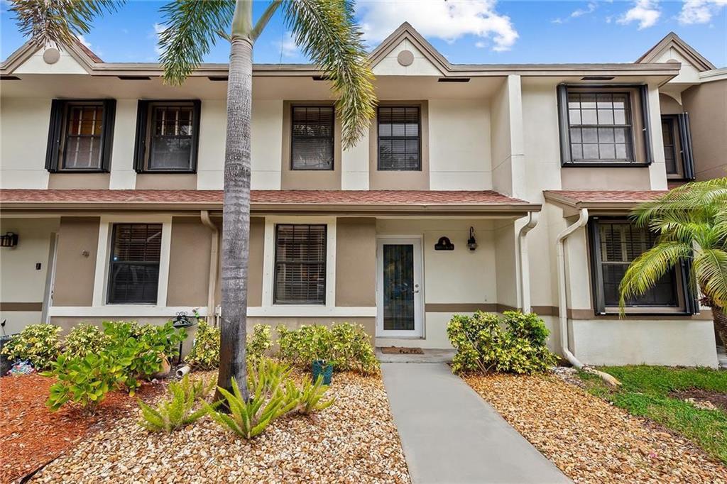 2BR – Townhouse at 247 City View Drive
