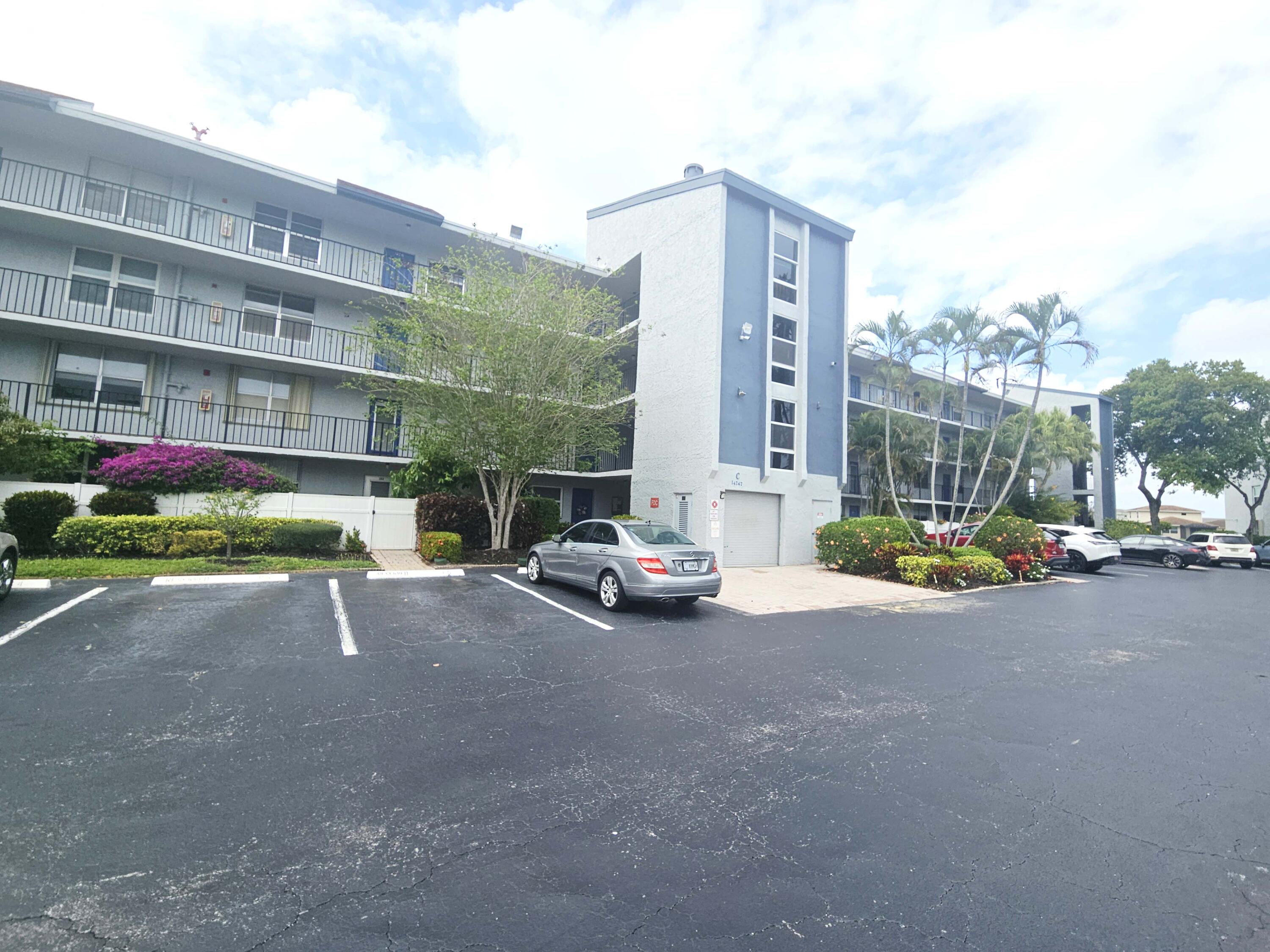 2BR – Condominium at 14747 Cumberland Drive #301