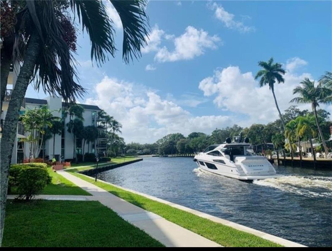 2BR – Condominium at 900 River Reach Drive #312