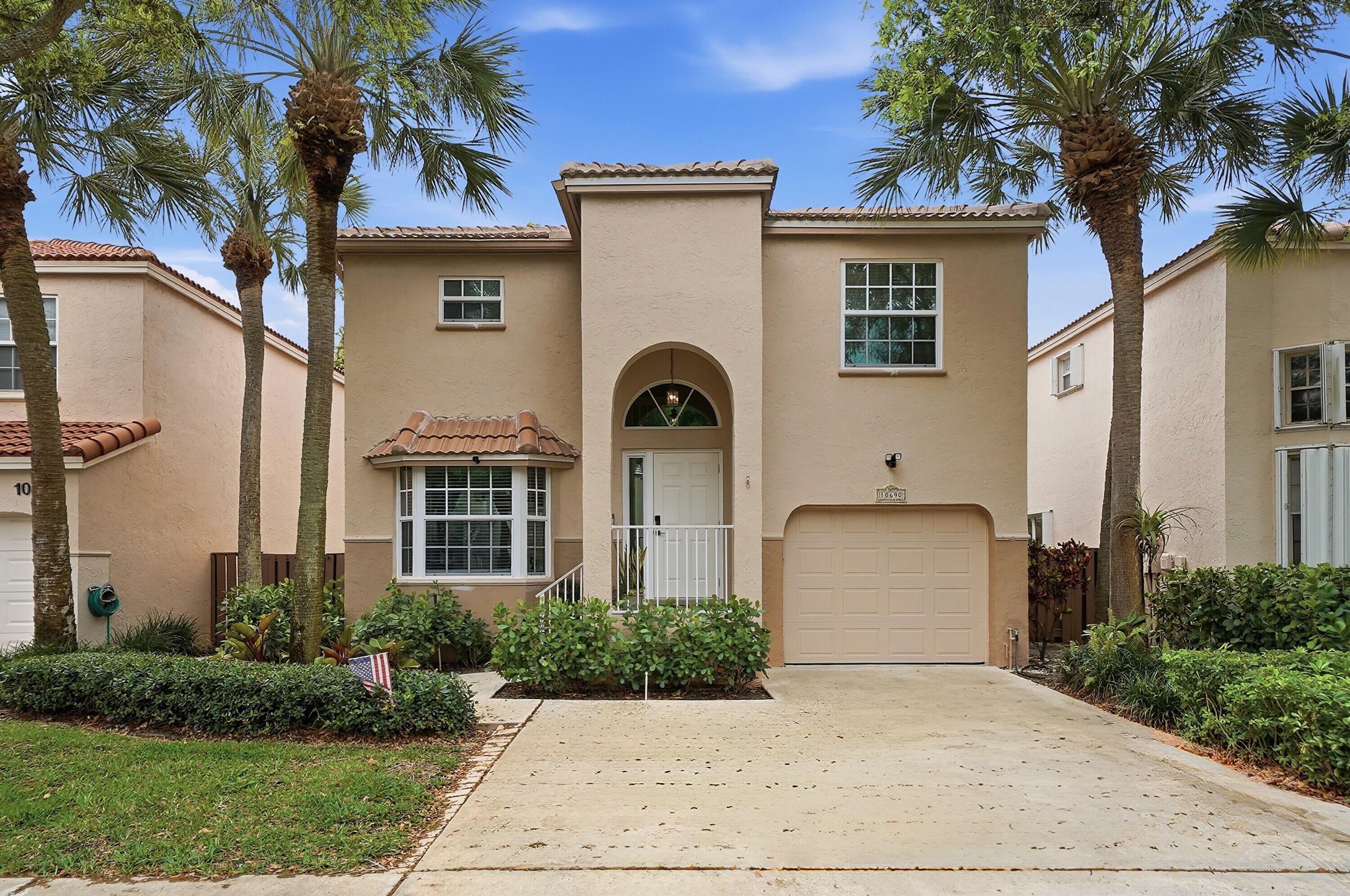 3BR – SingleFamilyResidence at 10690 NW 12th Drive