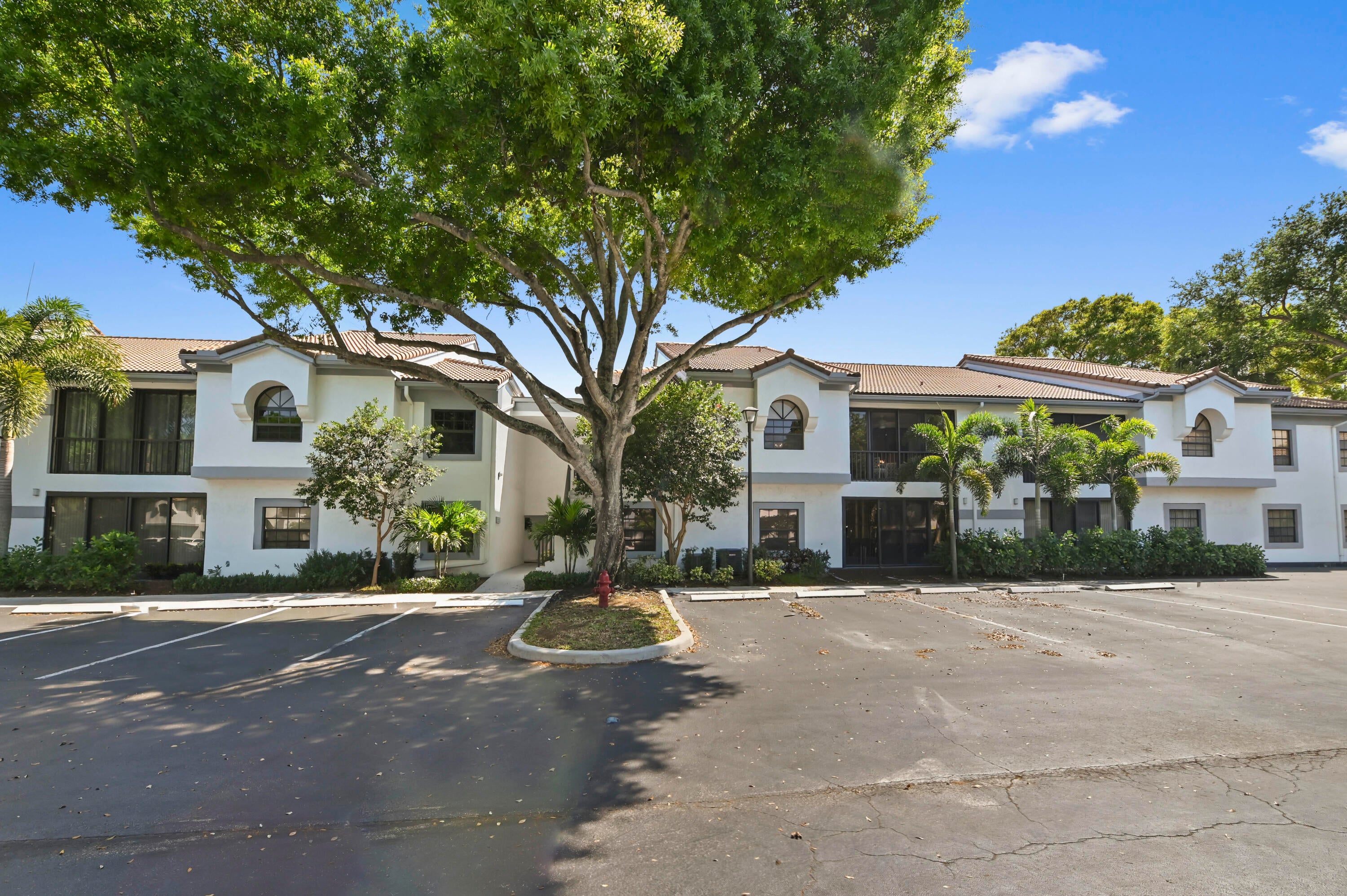 2BR – Condominium at 5450 Verona Drive #O