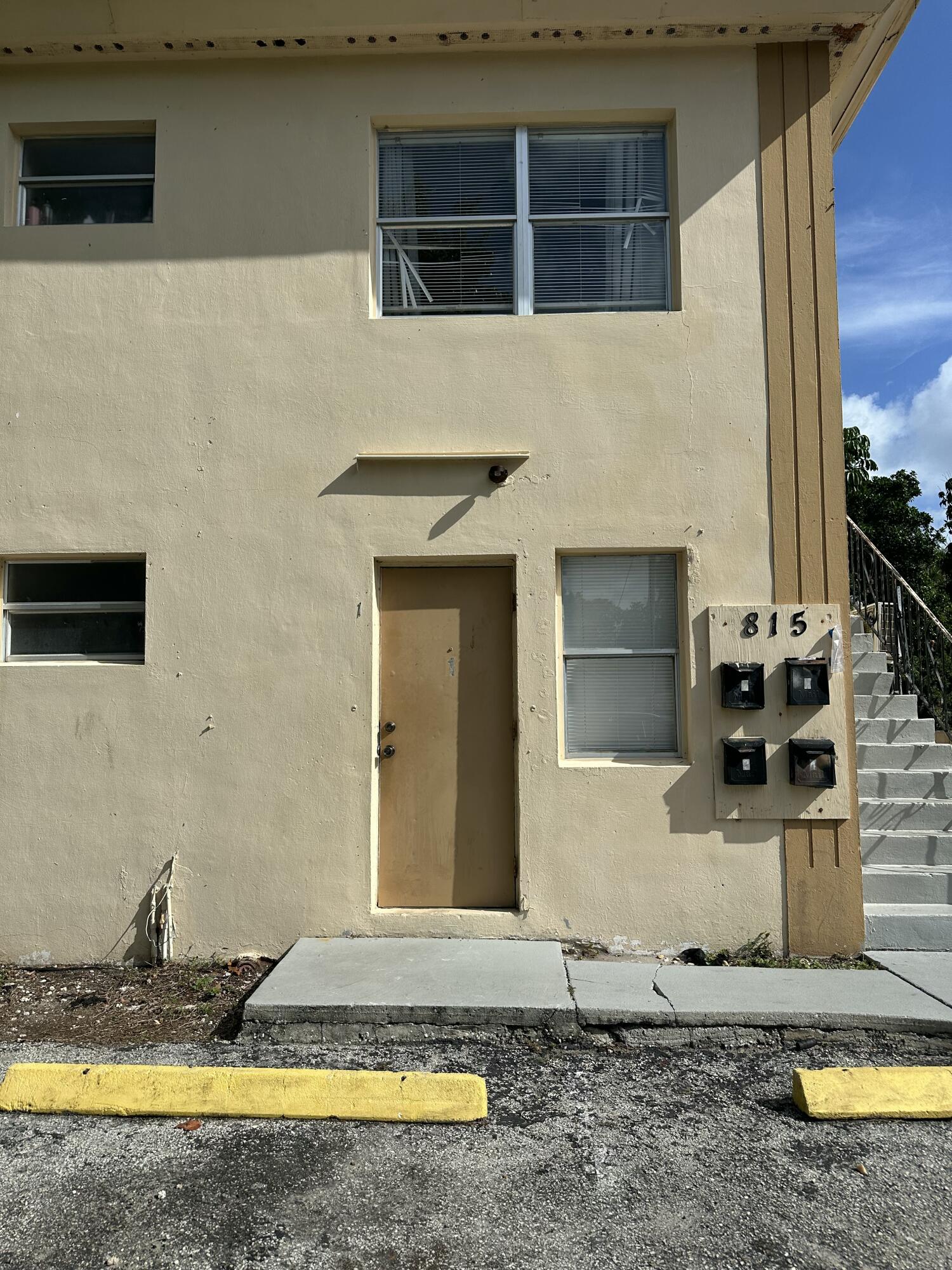 2BR – Apartment at 815 4th Street #1