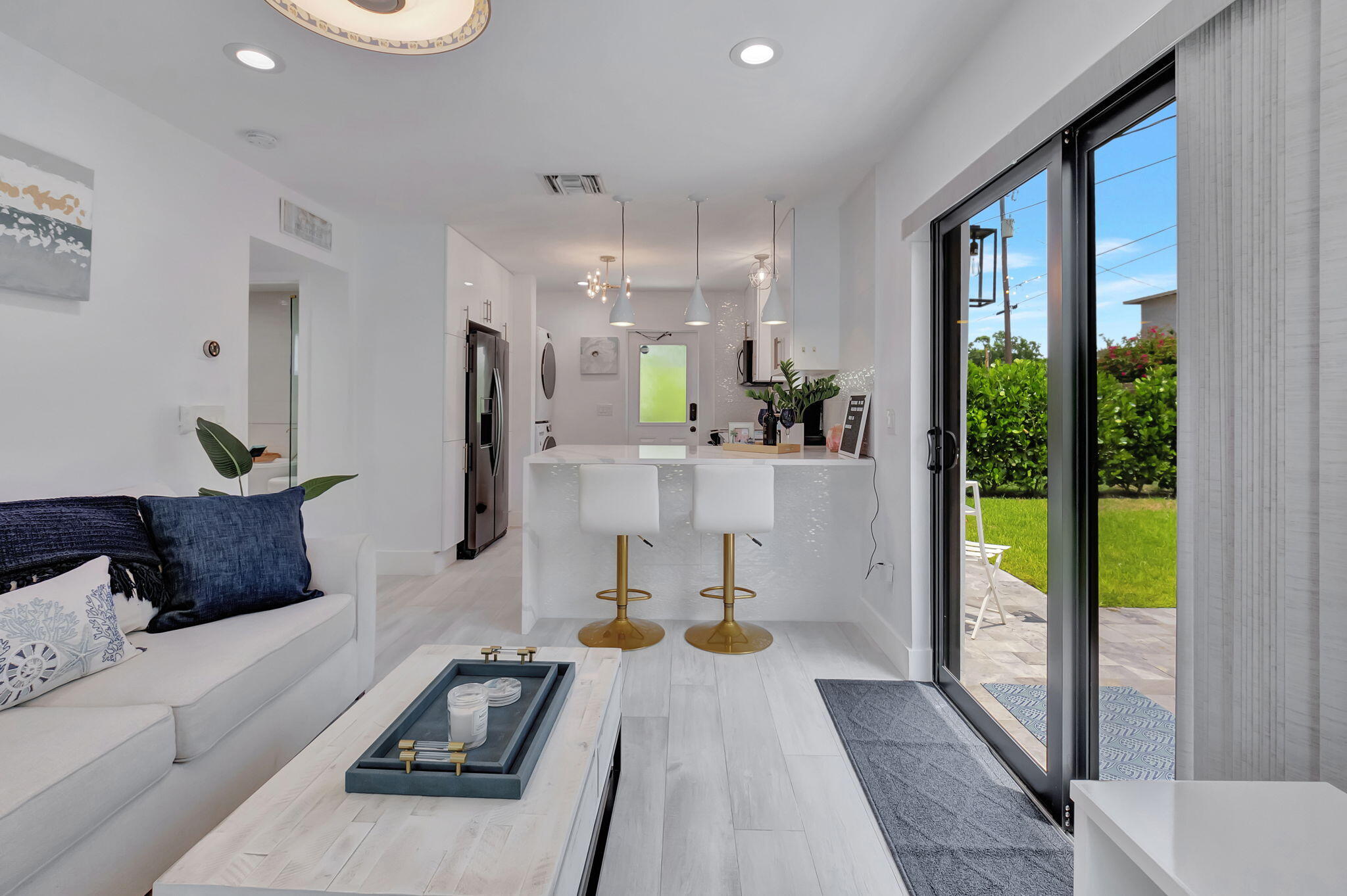 1BR – SingleFamilyResidence at 201 SE 7th Street