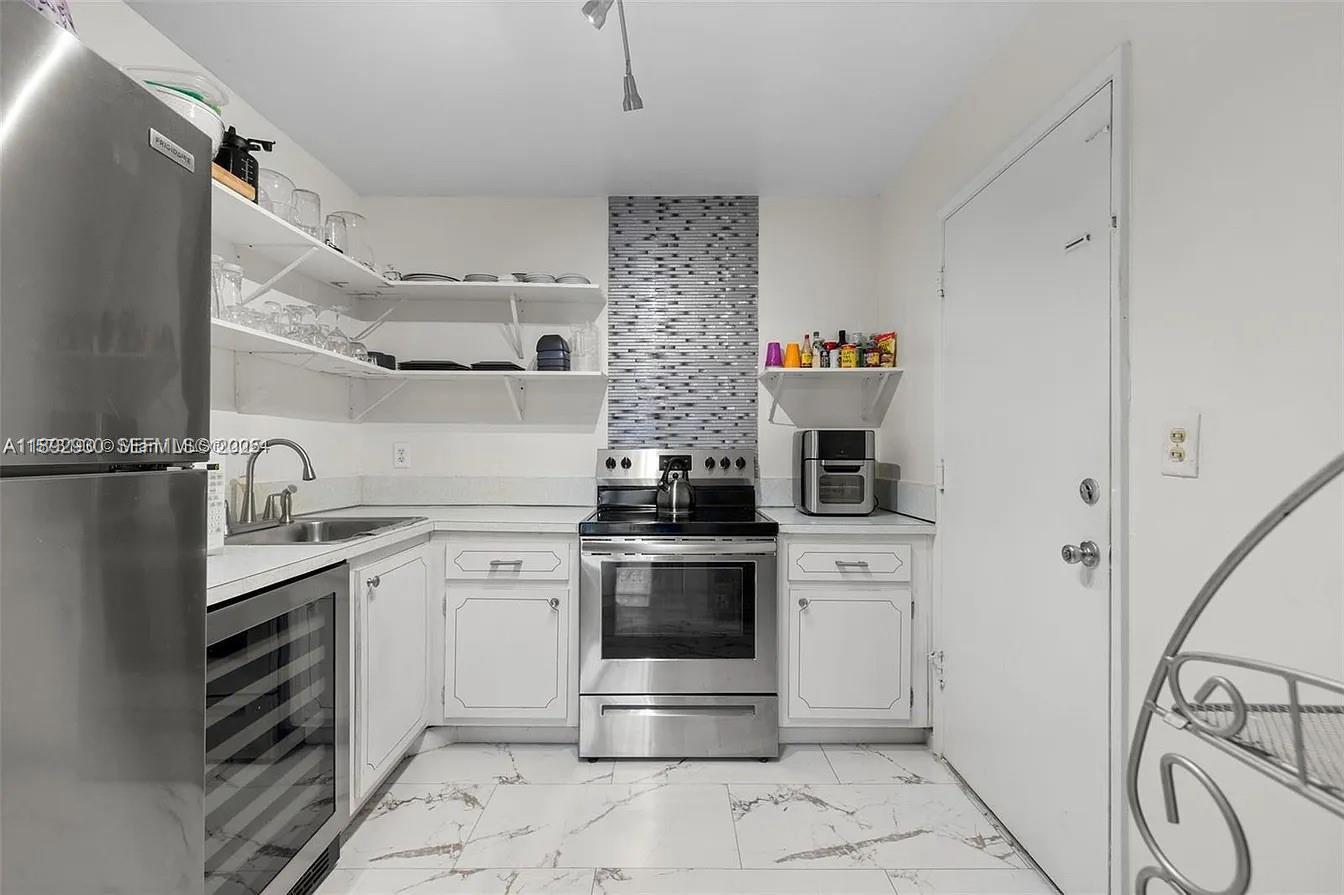 2BR – Condominium at 4043 NW 16th Street #201