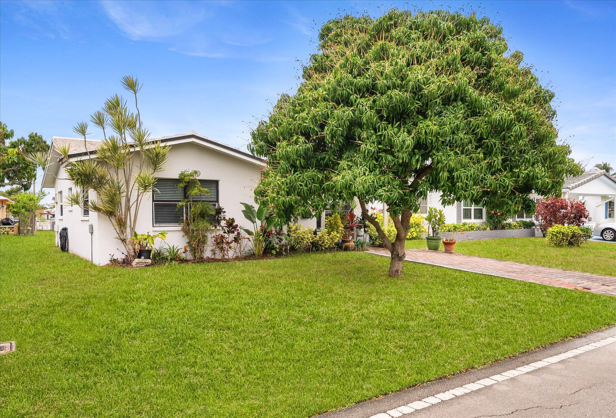 2BR – SingleFamilyResidence at 5713 NW 84th Terrace