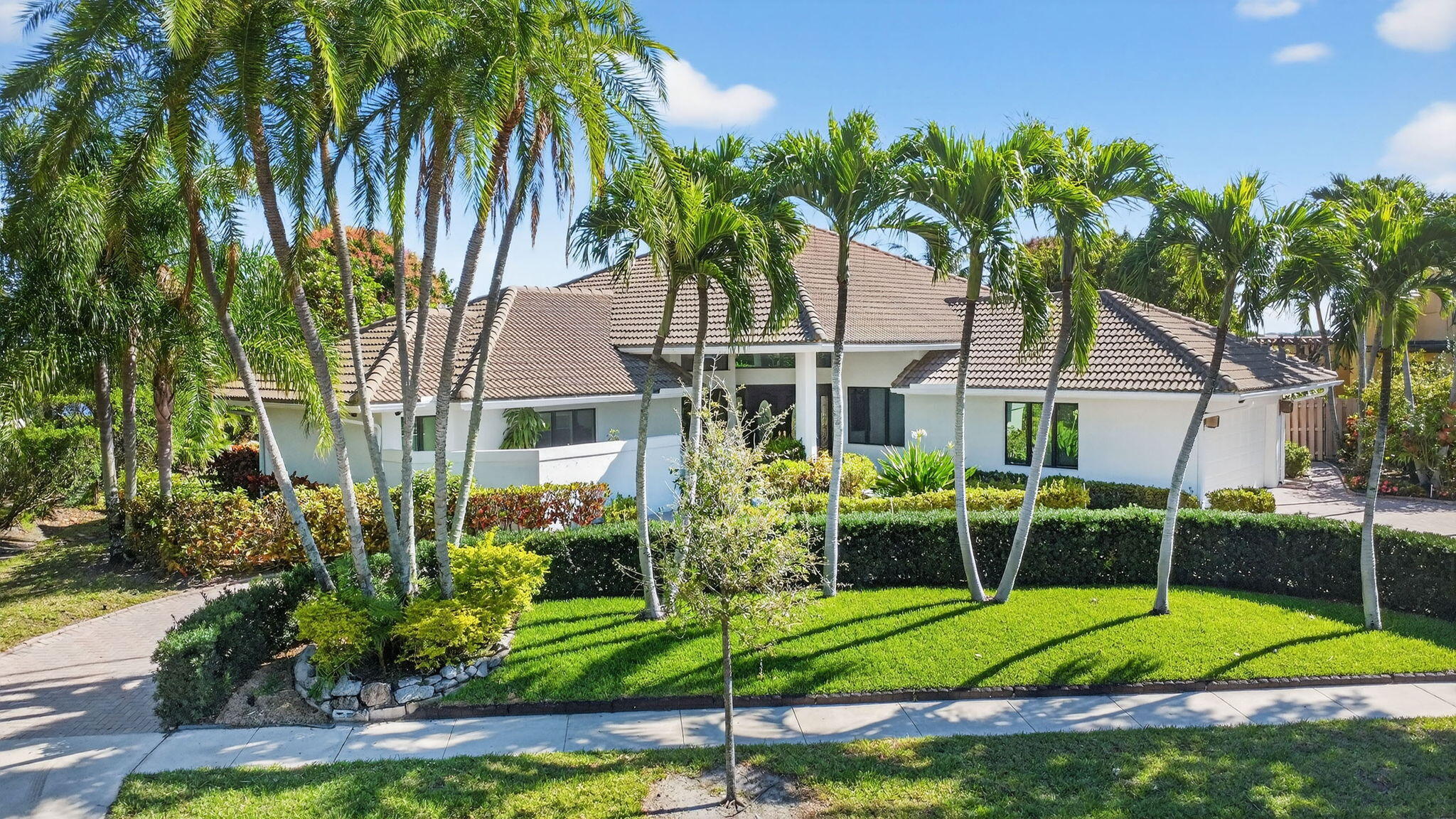 6BR – SingleFamilyResidence at 2410 Embassy Drive