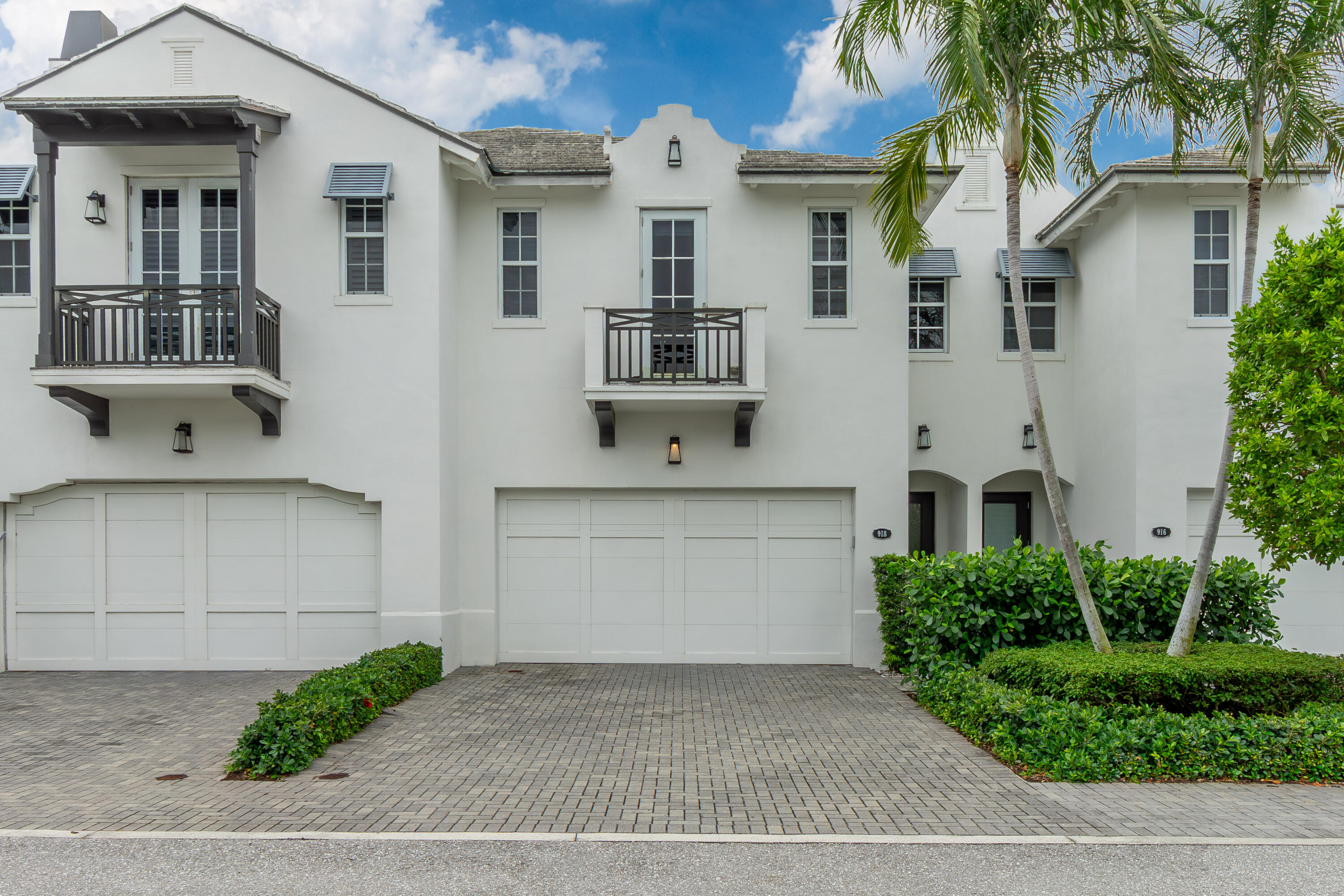 3BR – Townhouse at 918 St George Boulevard