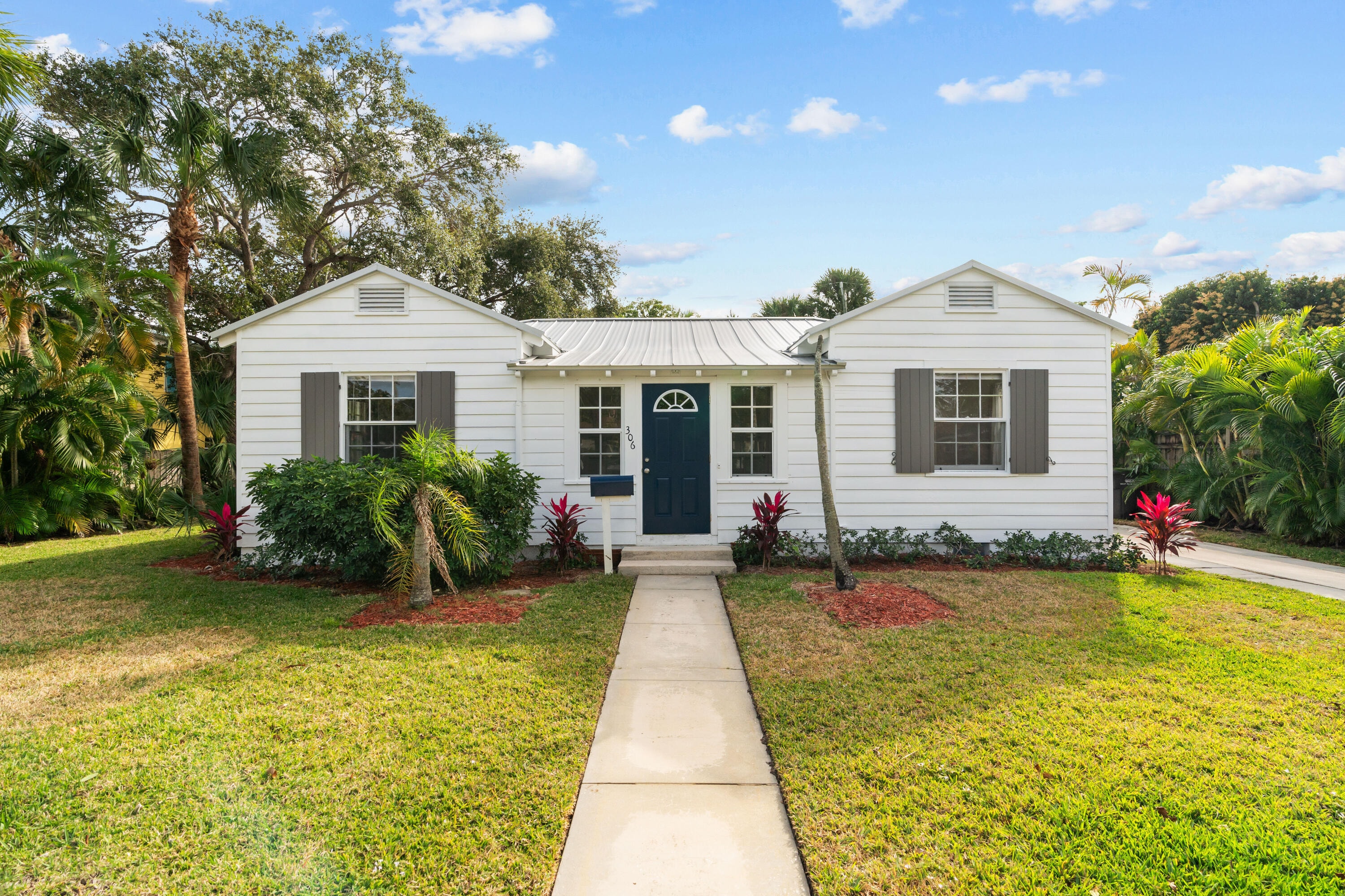 2BR – SingleFamilyResidence at 306 34th Street