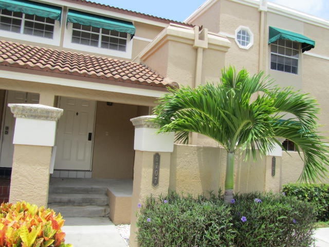 2BR – Condominium at 6707 Via Regina