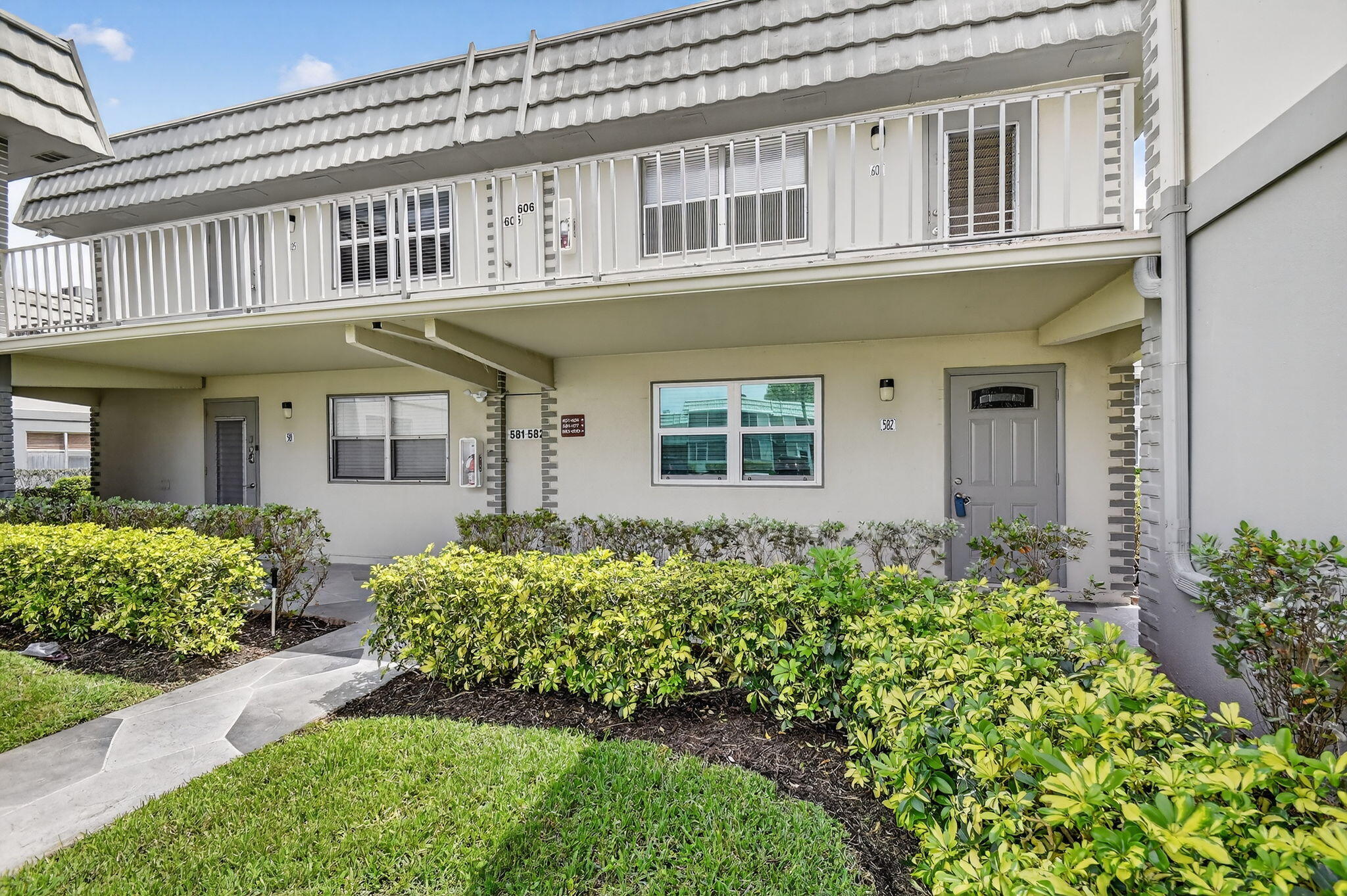 1BR – Condominium at 582 Monaco Way #M