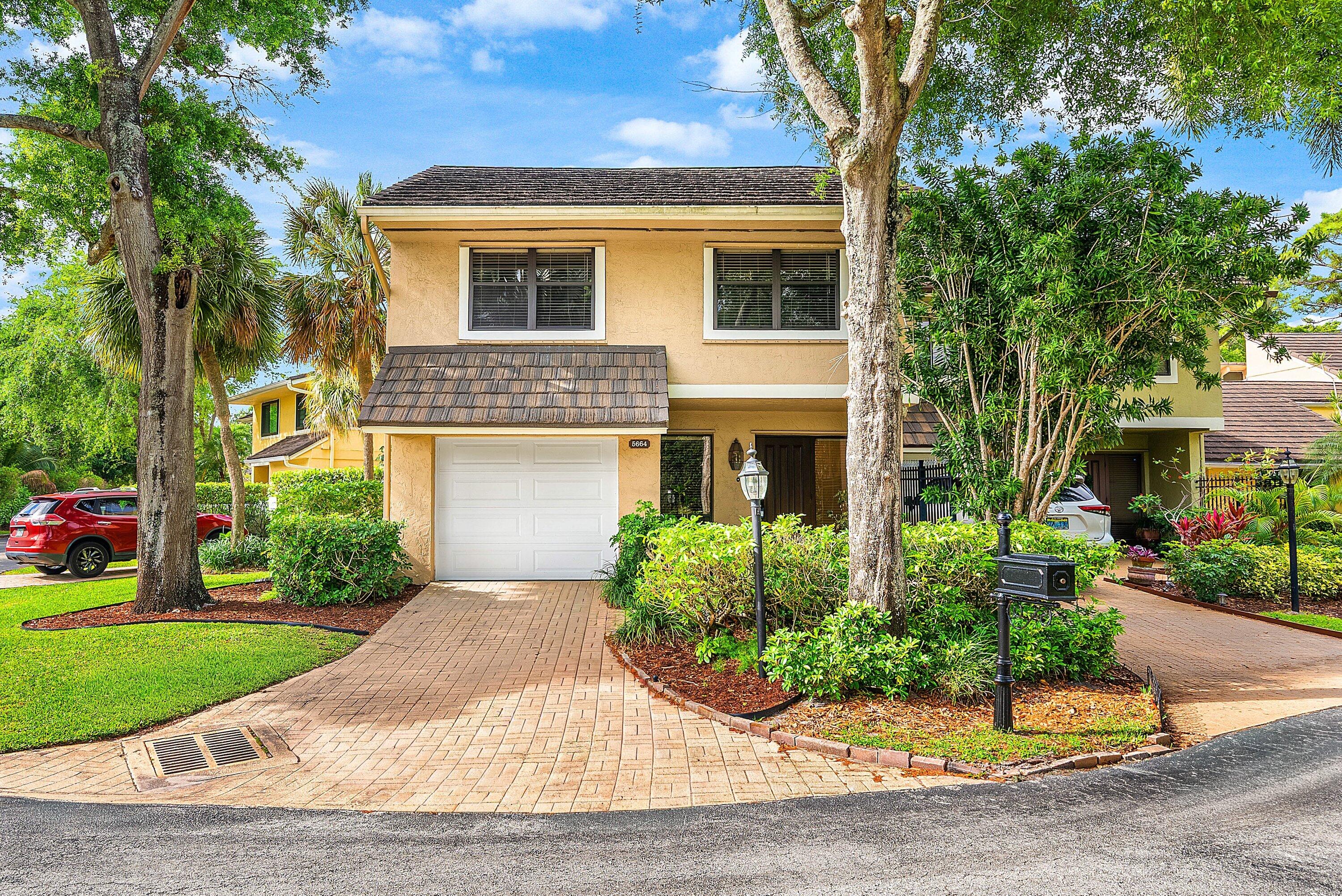 3BR – Townhouse at 5664 Santiago Circle