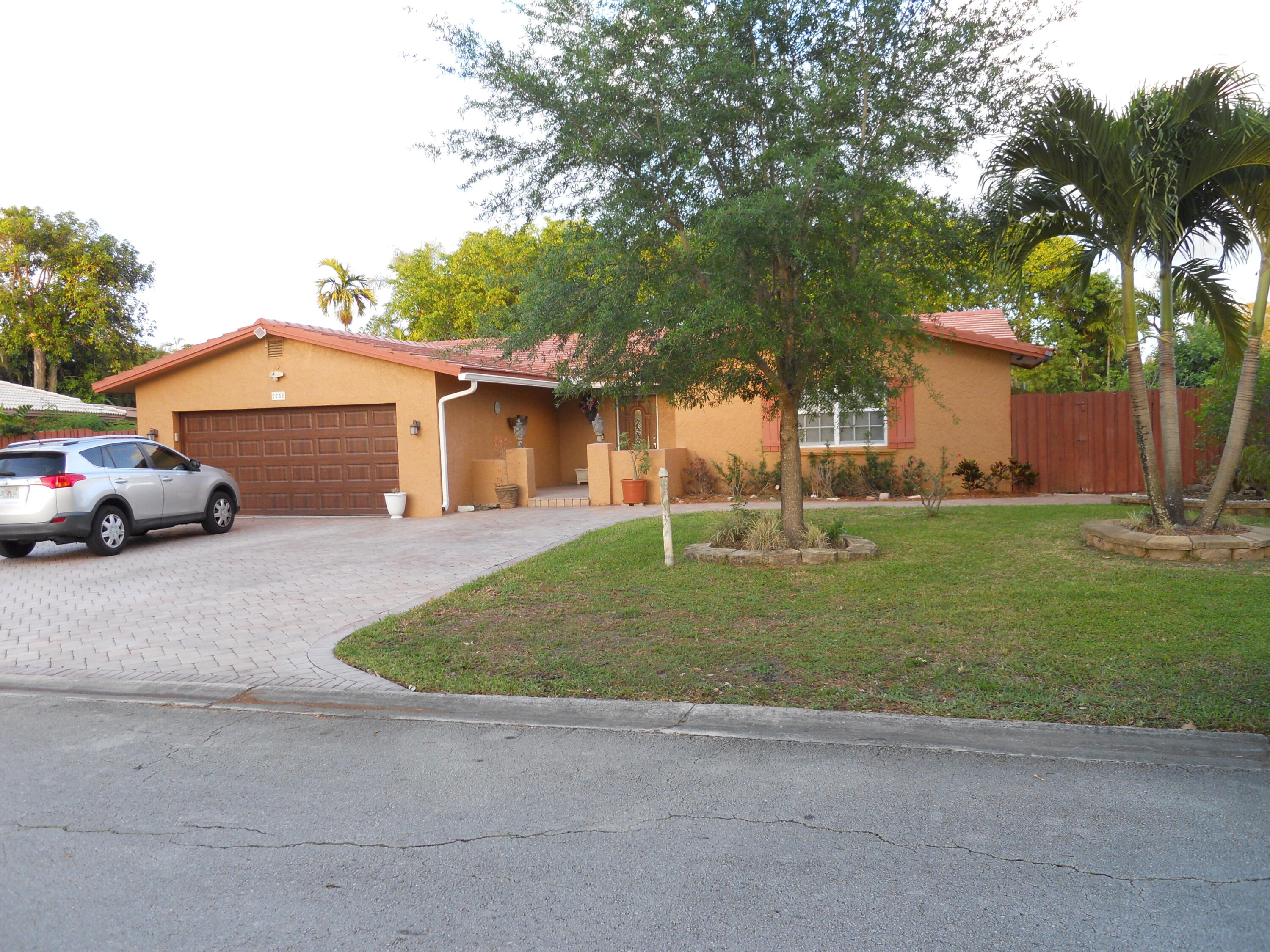 4BR – SingleFamilyResidence at 2755 NW 84th Avenue