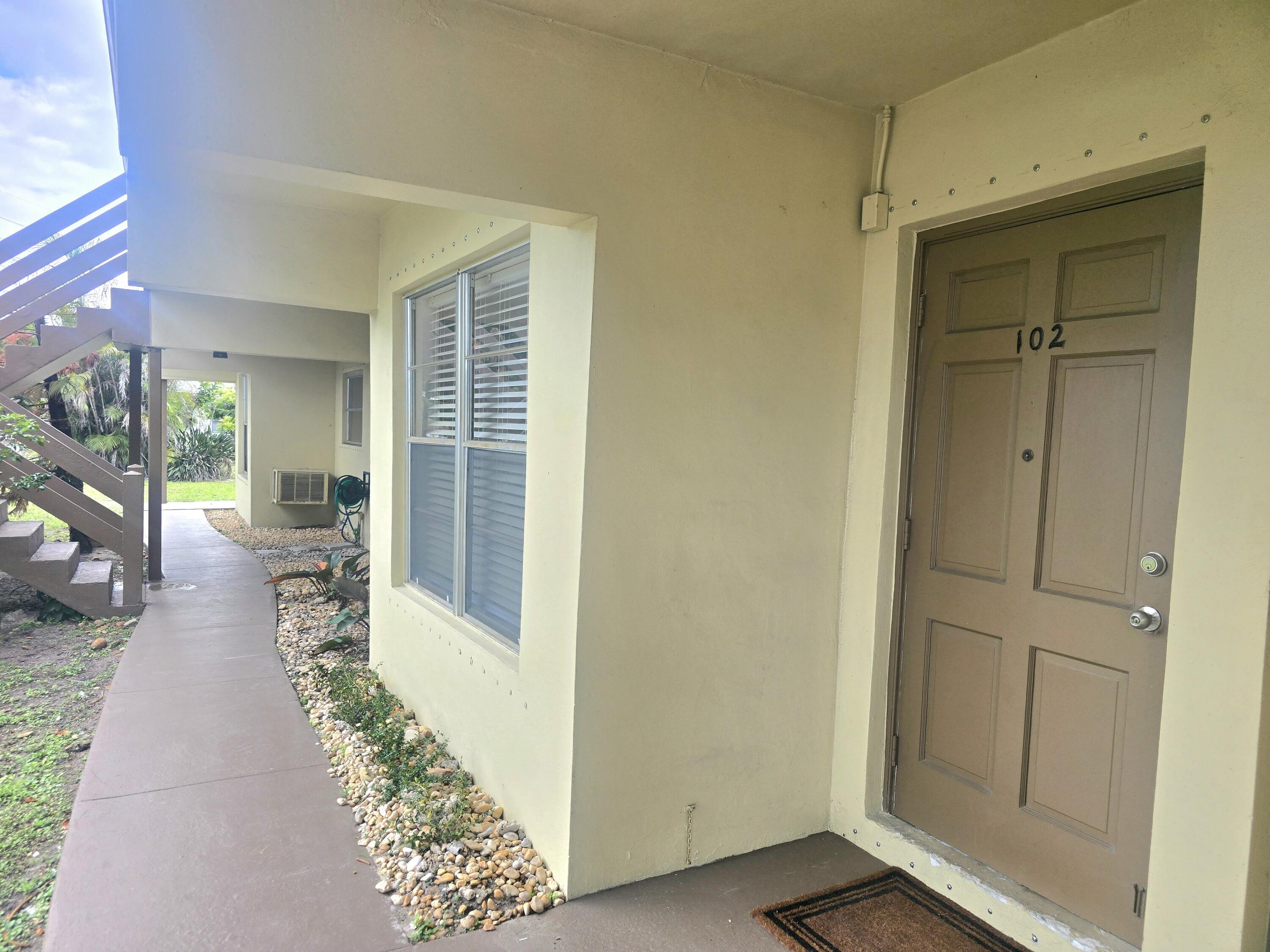 1BR – Apartment at 3030 NW 43rd Terrace #102