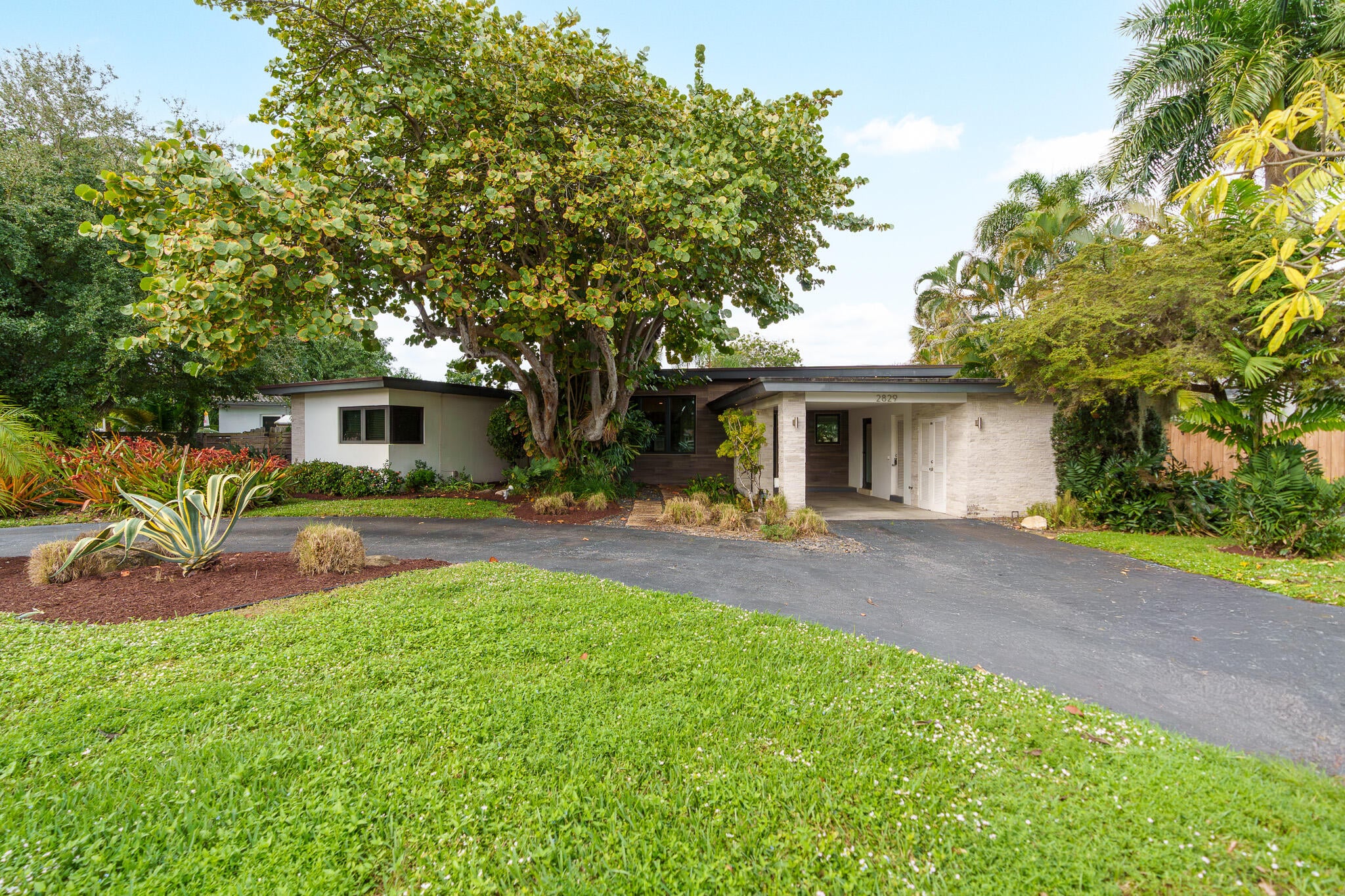 2BR – SingleFamilyResidence at 2829 NE 17th Avenue