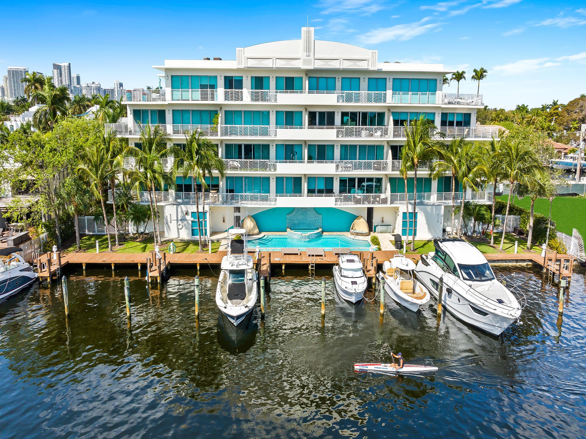 3BR – Condominium at 444 Hendricks Isle #301