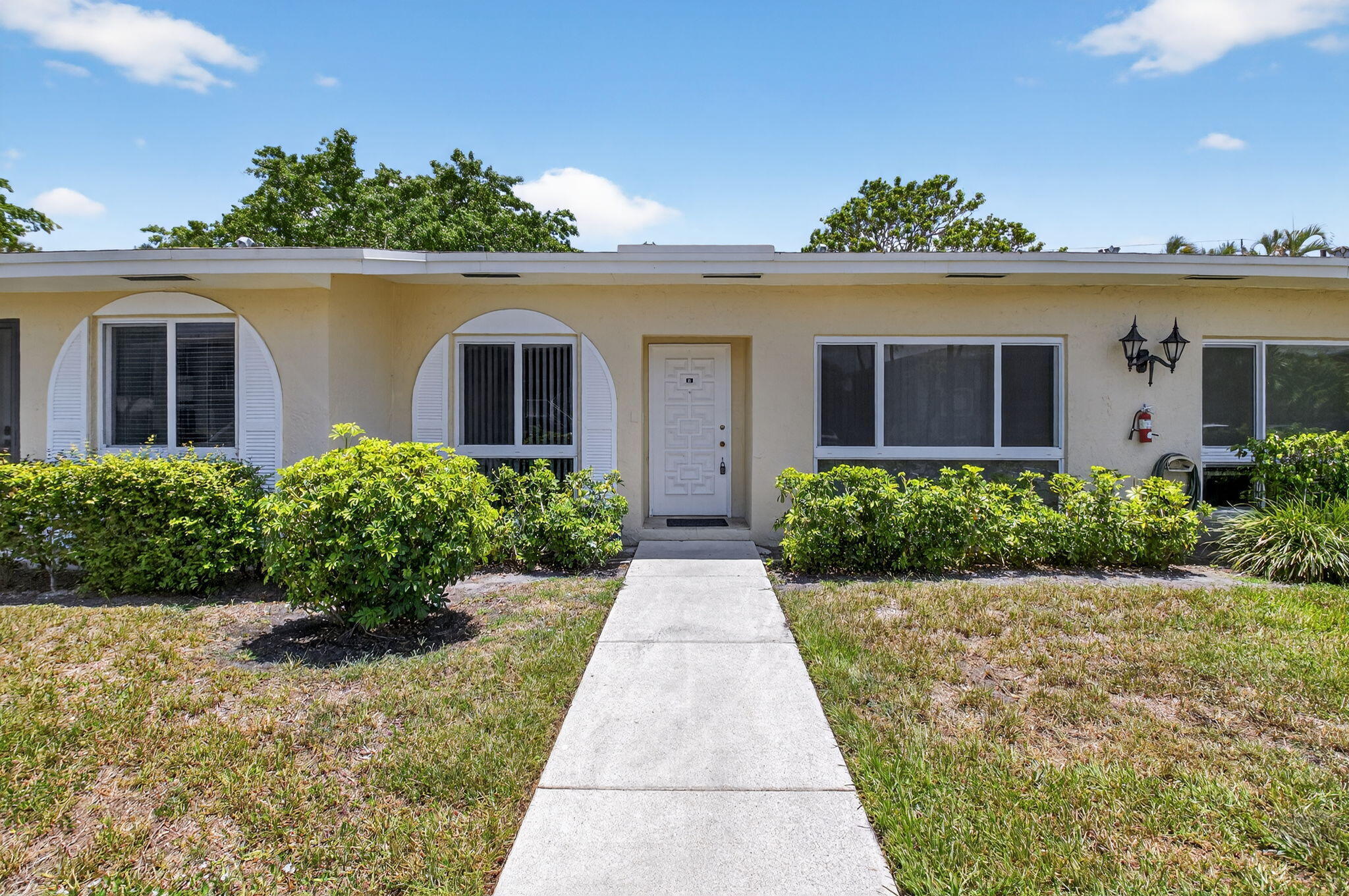 2BR – RES at 13984 Via #B