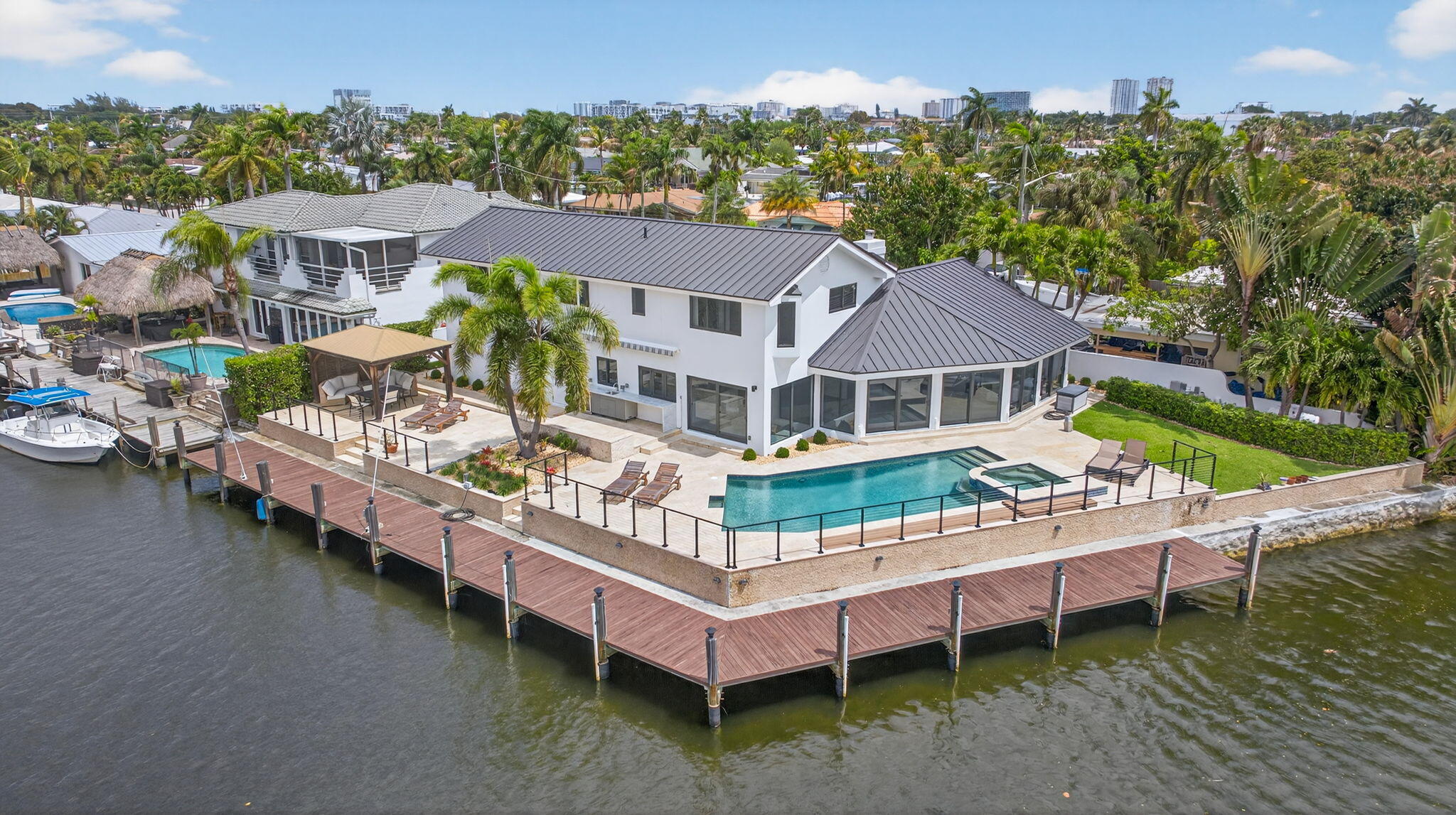 4BR – SingleFamilyResidence at 491 SE 15th Avenue